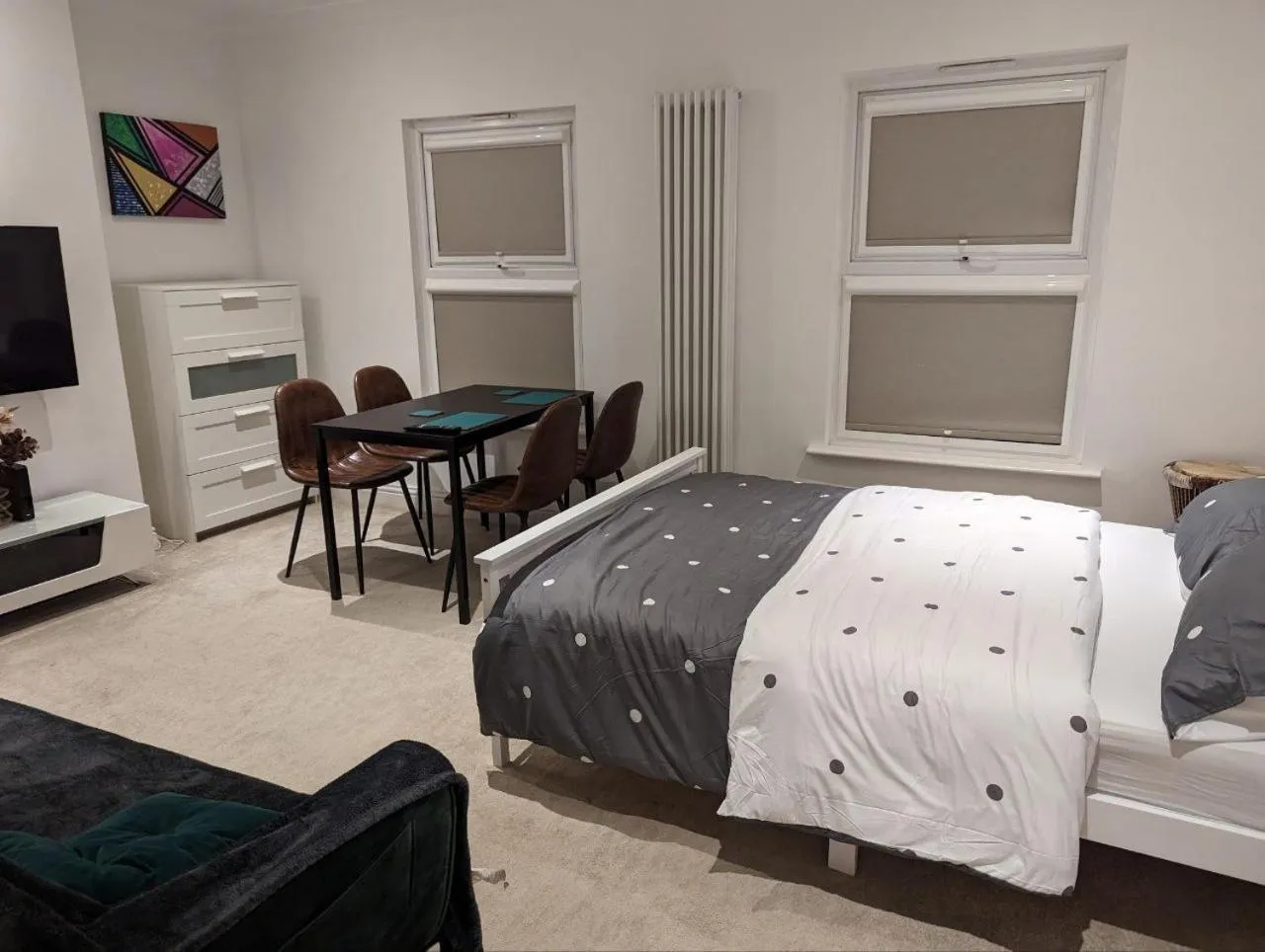 Living room, Bed in Fully-equipped flat in the city of London