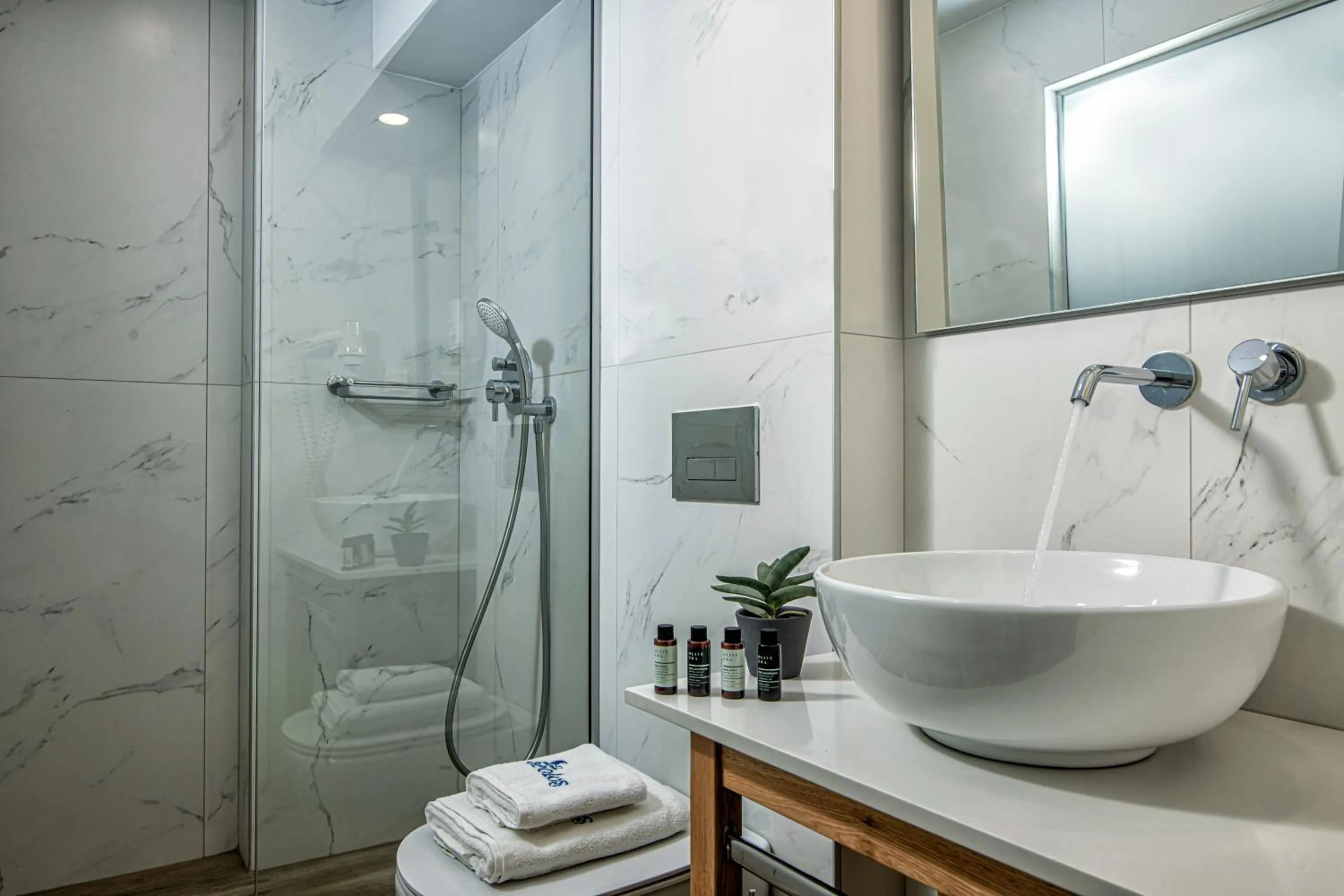 Shower in Aeolos Beach Resort