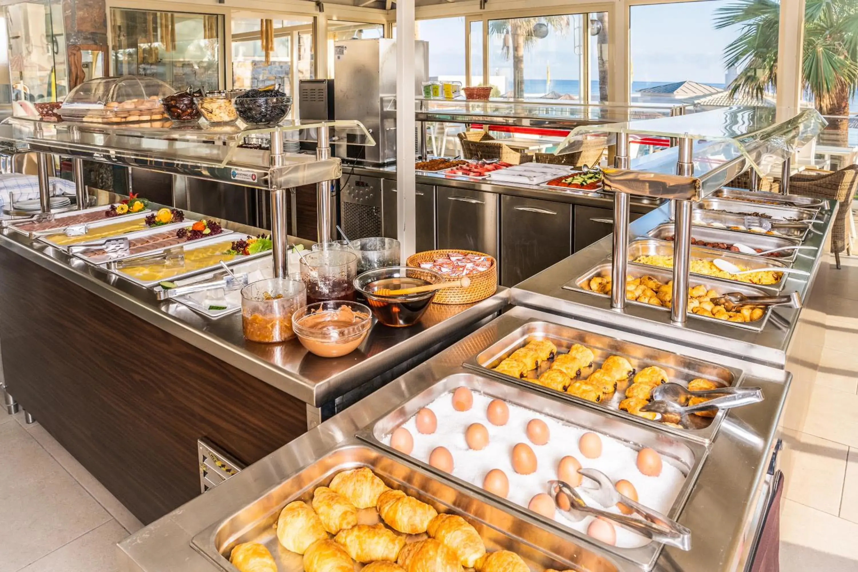 Restaurant/places to eat in Aeolos Beach Resort Restaurant/places to eat in Aeolos Beach Resort