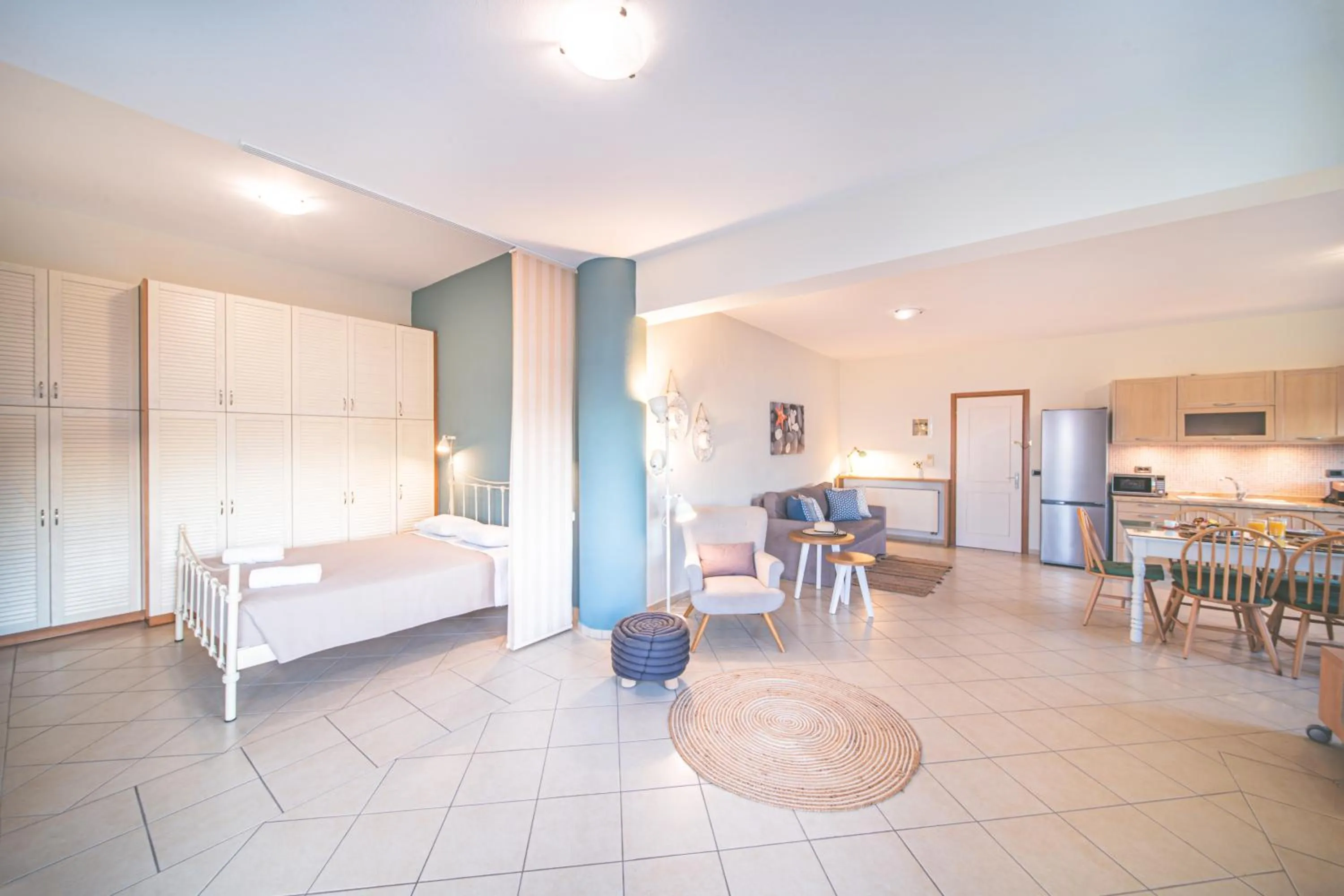 Bed in Rainbow Apartments