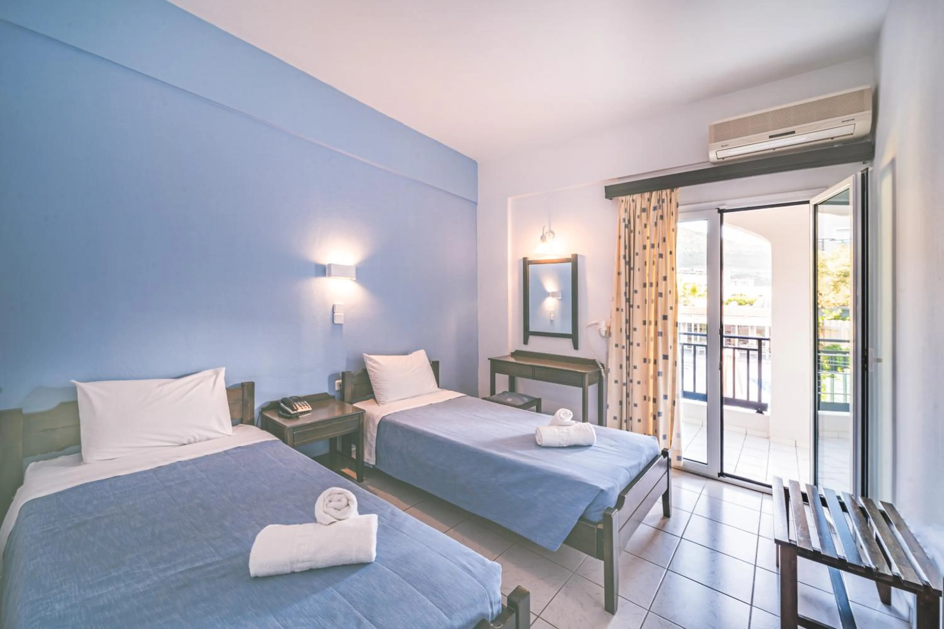 Bed in Rainbow Apartments