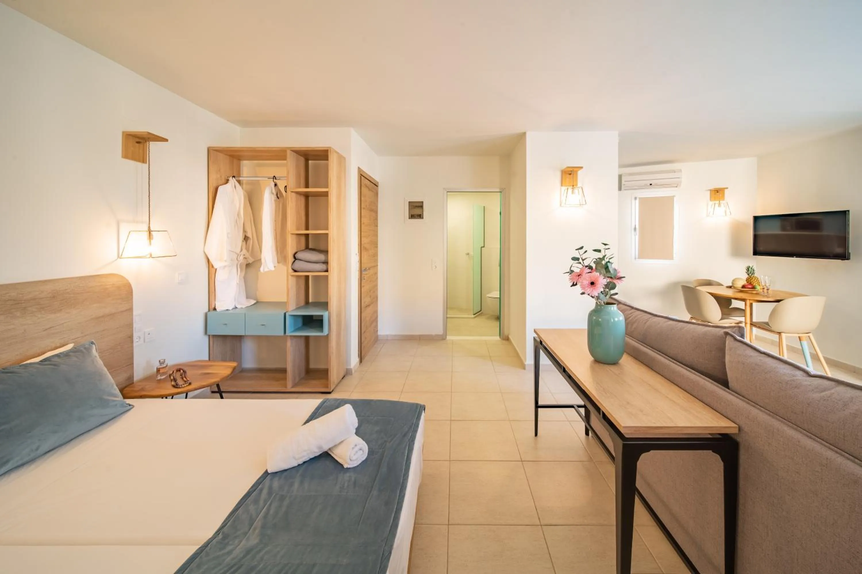 Bed in Rainbow Apartments