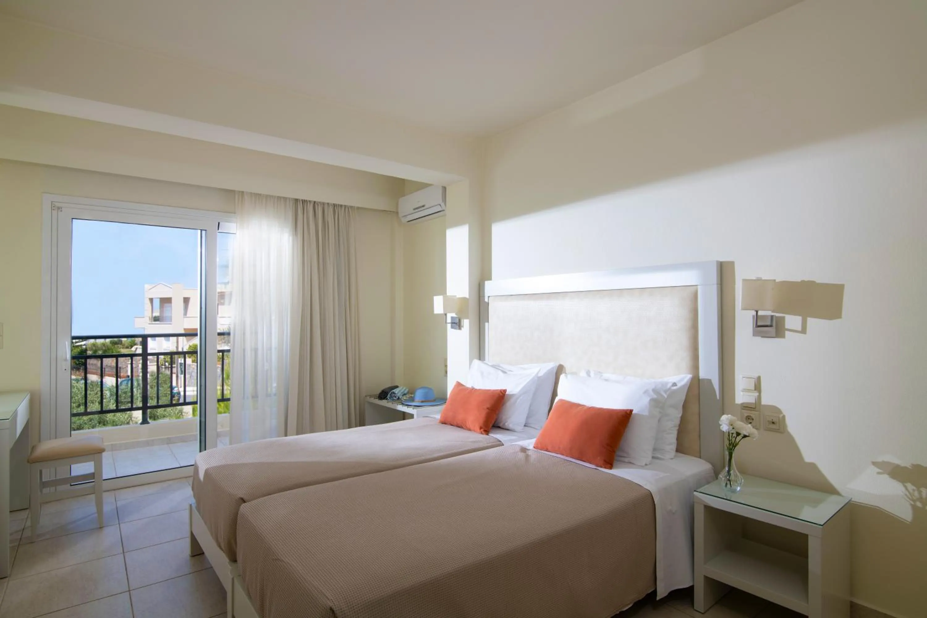 Bedroom, Bed in Rainbow Apartments