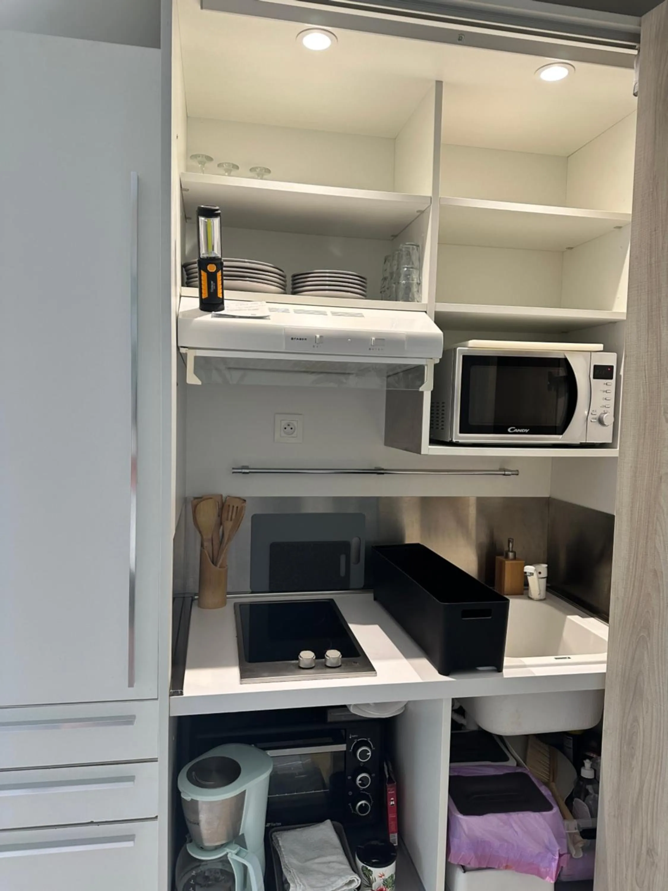 Kitchen or kitchenette in Nouveau le Ti Merveilleux du Manganao, accès plage