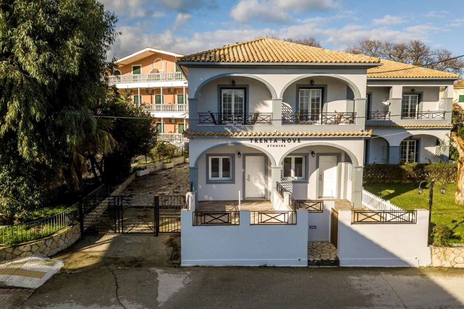 Property building in Trenta Nove Studios