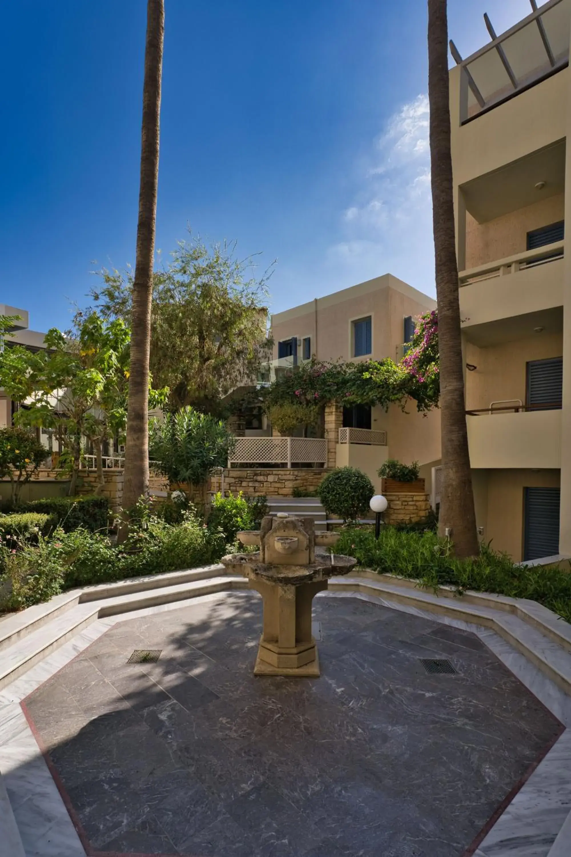 Property building in Pearl Beach Property building in Pearl Beach