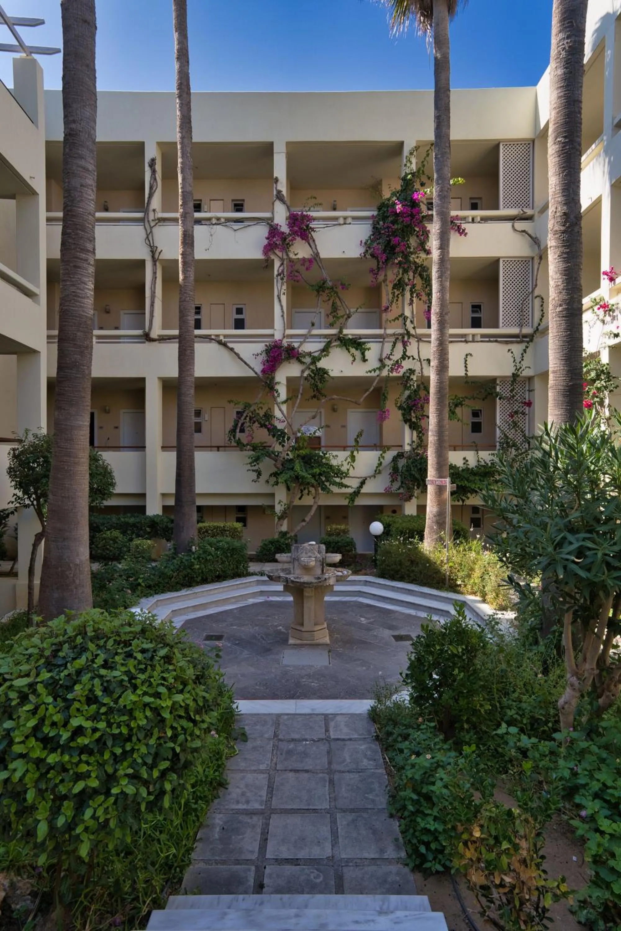 Property building in Pearl Beach