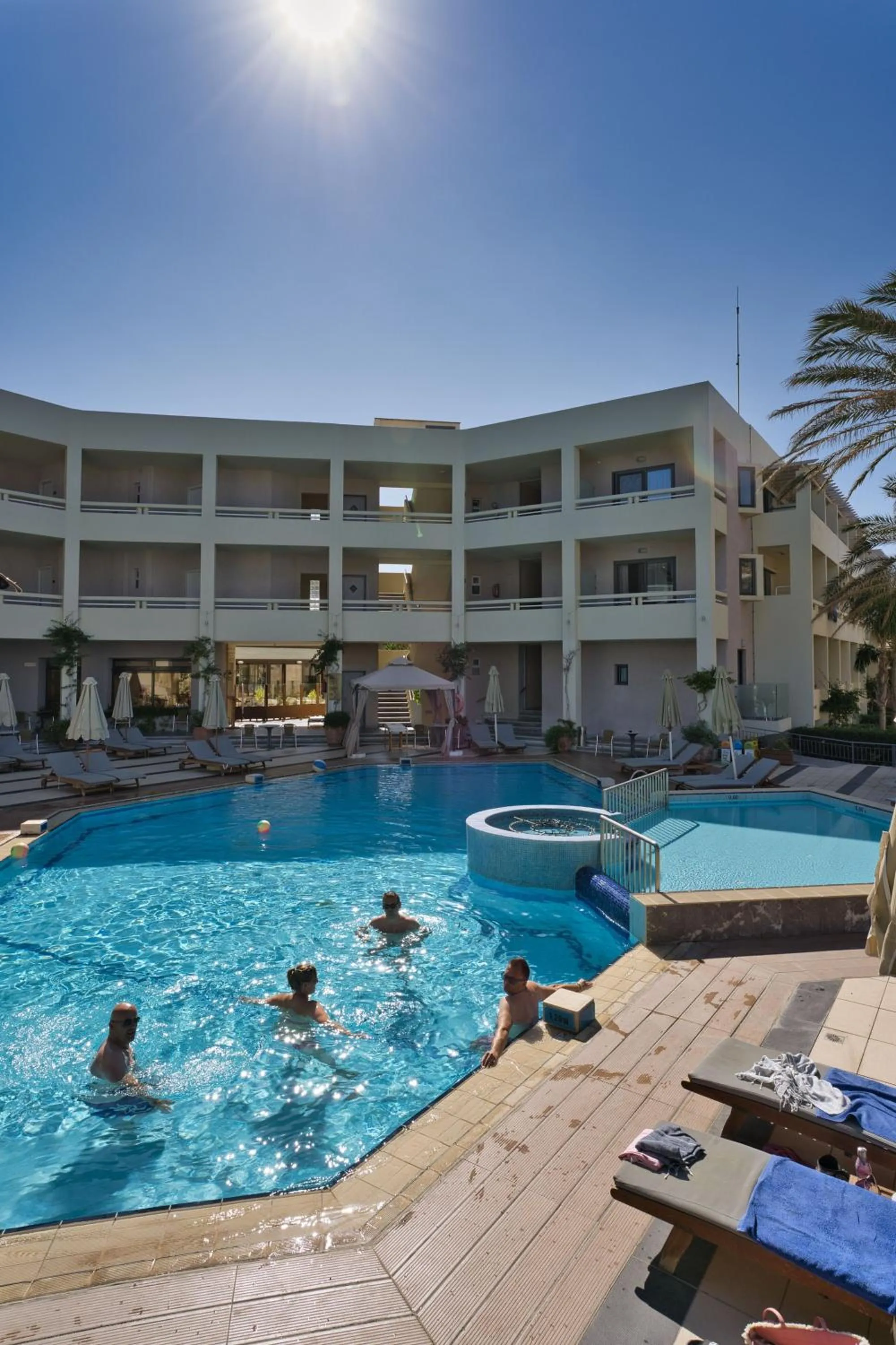 Property building in Pearl Beach