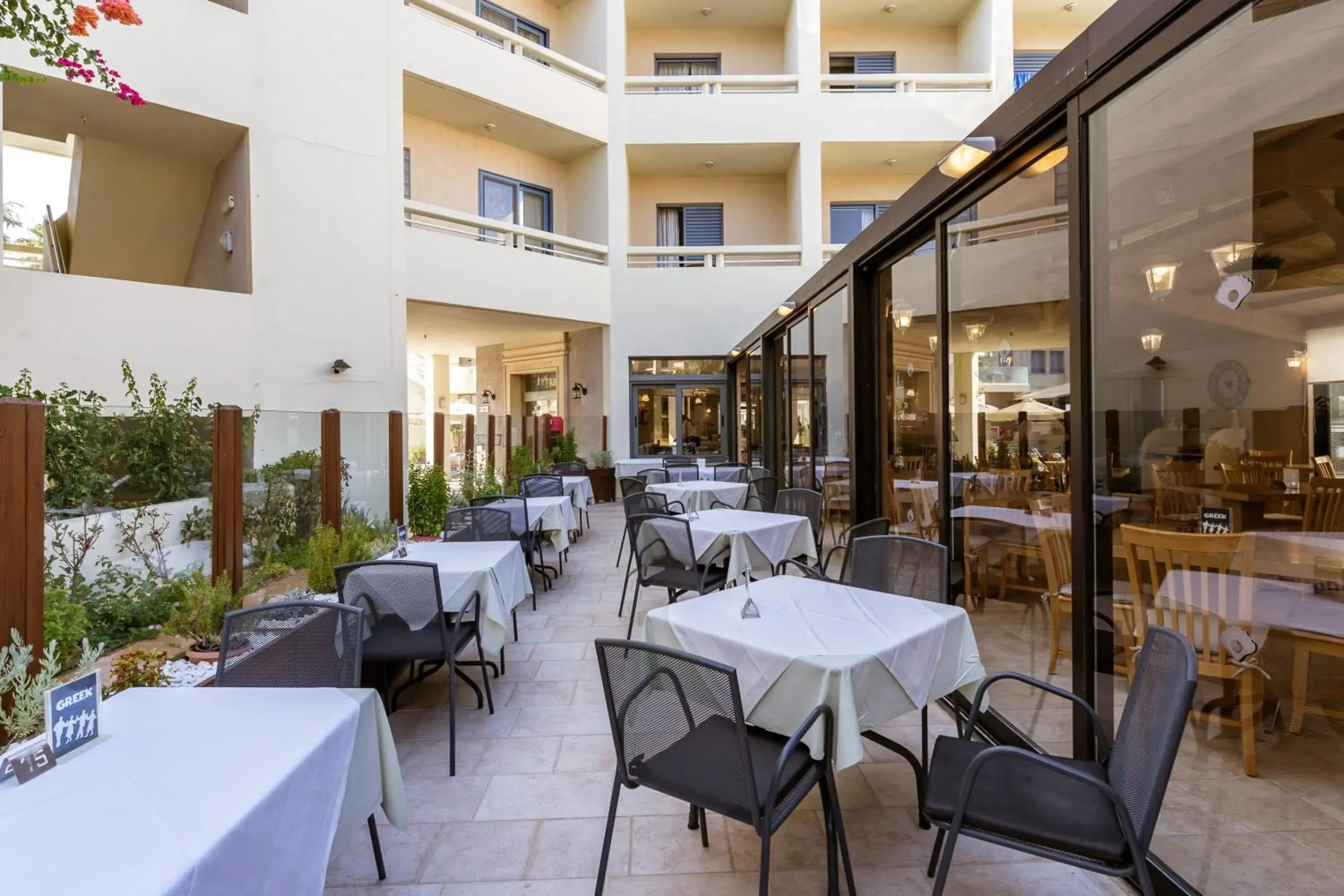 Restaurant/places to eat in Pearl Beach Restaurant/places to eat in Pearl Beach