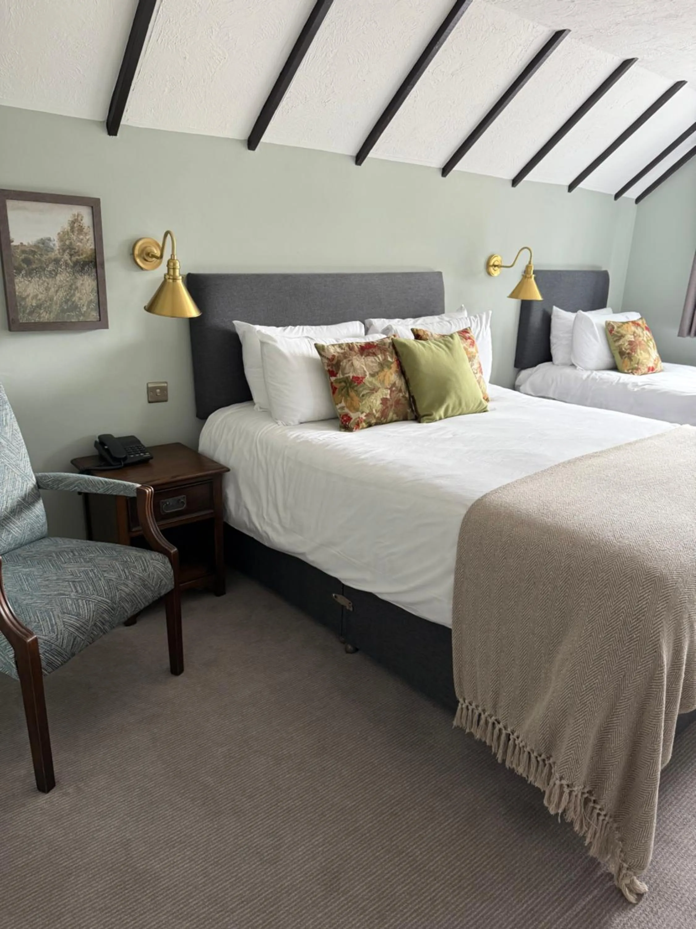 Bed in The New Inn Heckfield