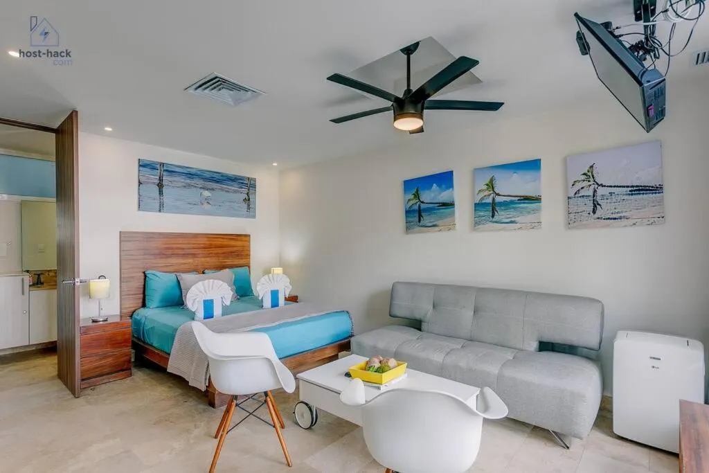 TV and multimedia in Dpto a 5 min de la Playa con Piscina y Rooftop