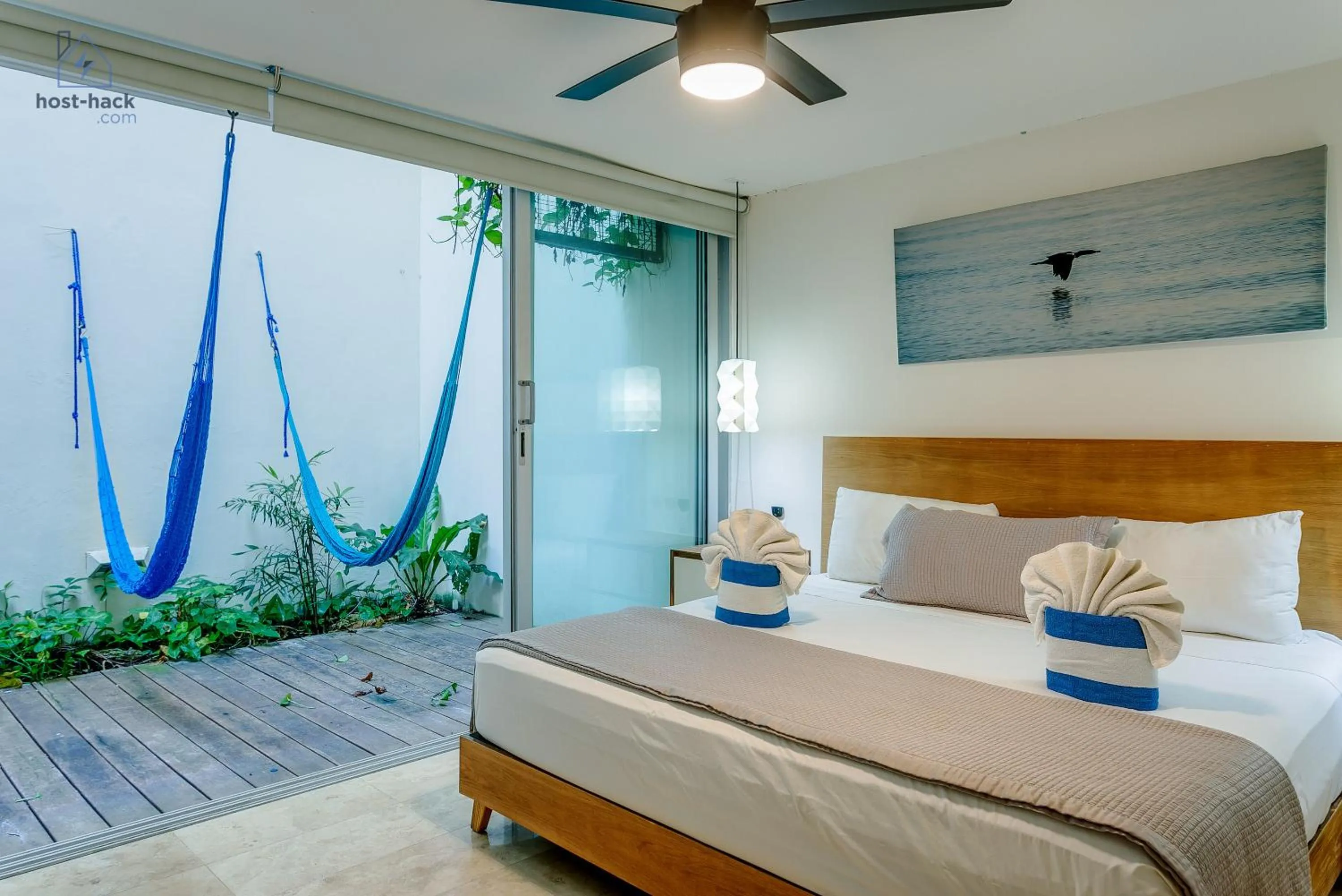 Patio, Bed in Aptartment with Patio, Rooftop & Pool Close to the Beach - Danzamar 2