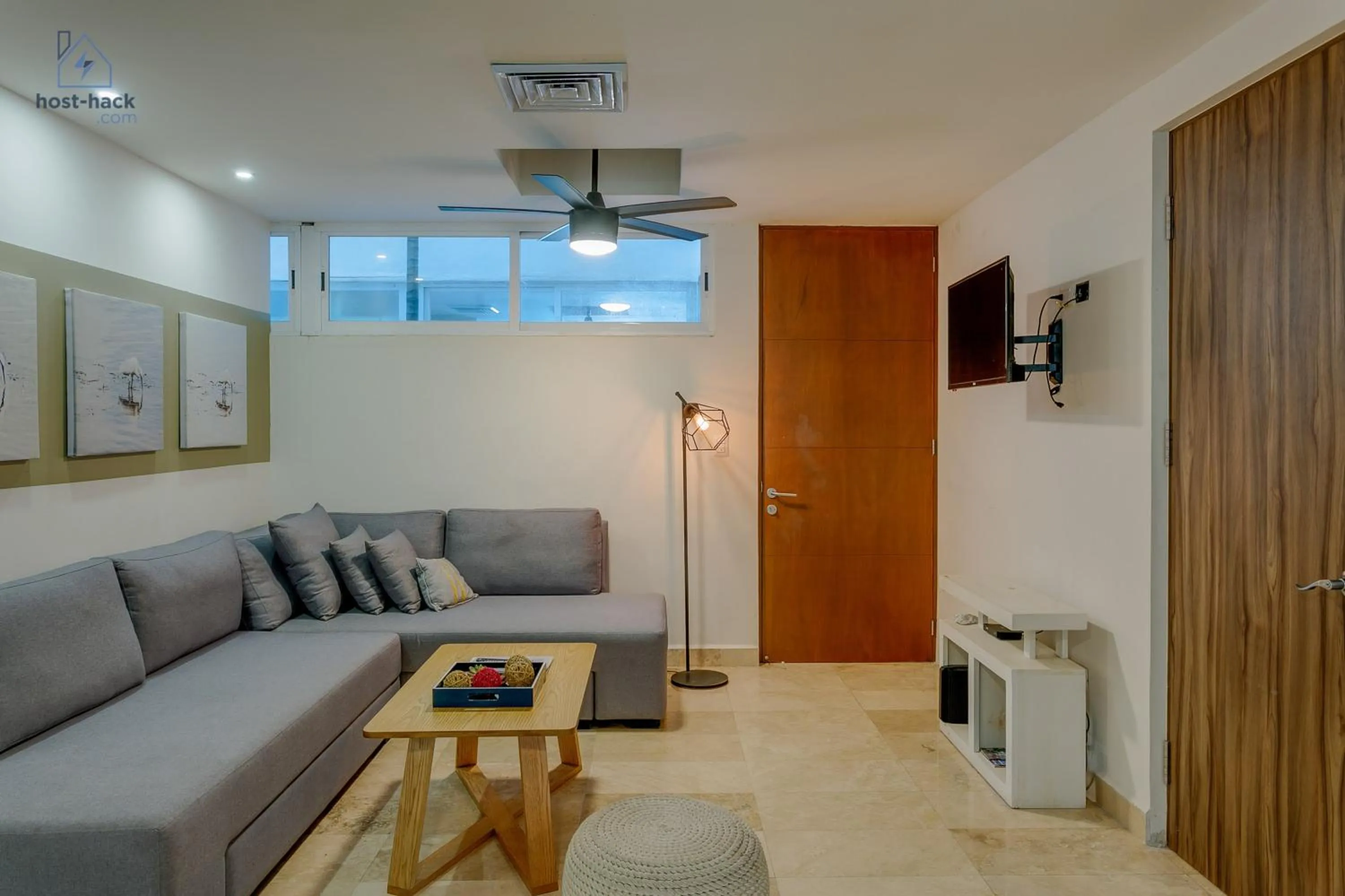 TV and multimedia in Aptartment with Patio, Rooftop & Pool Close to the Beach - Danzamar 2
