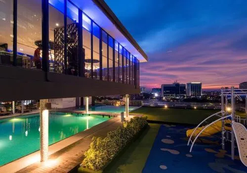 Swimming pool in Amanjiwa 99R