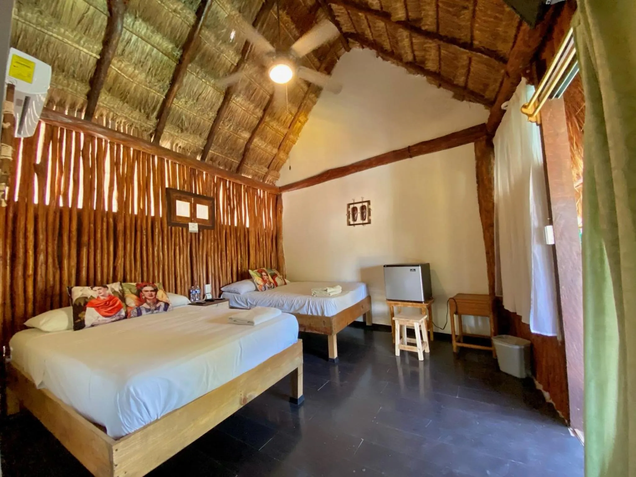 Photo of the whole room, Bed in Cabañas Frida