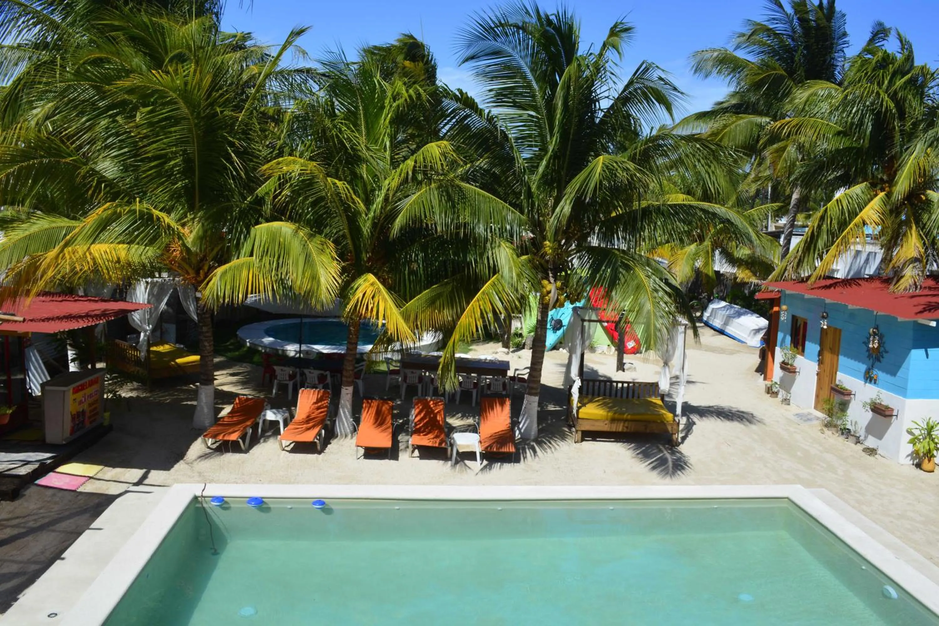 Swimming pool in Cabañas Frida