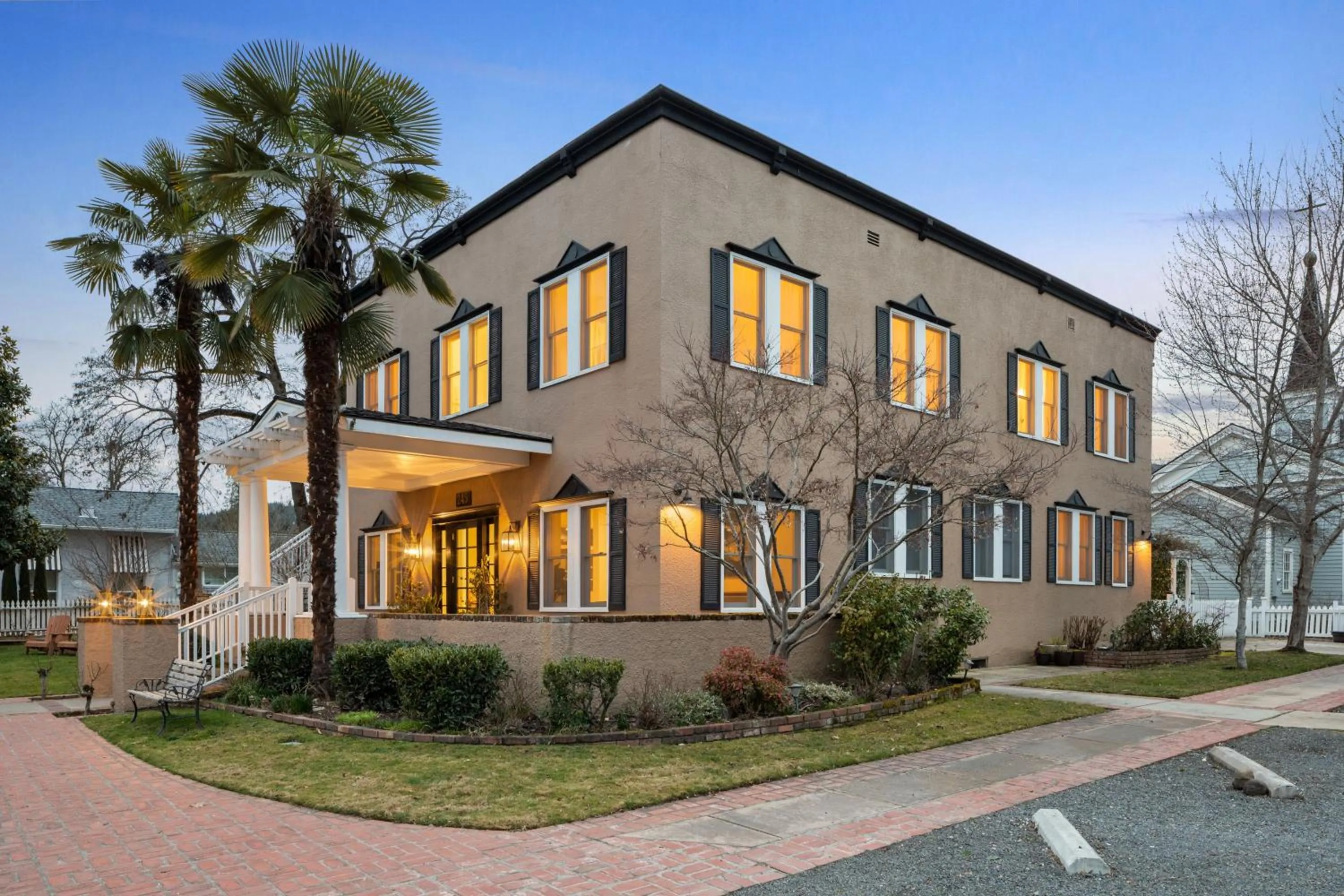 Magnolia Hotel