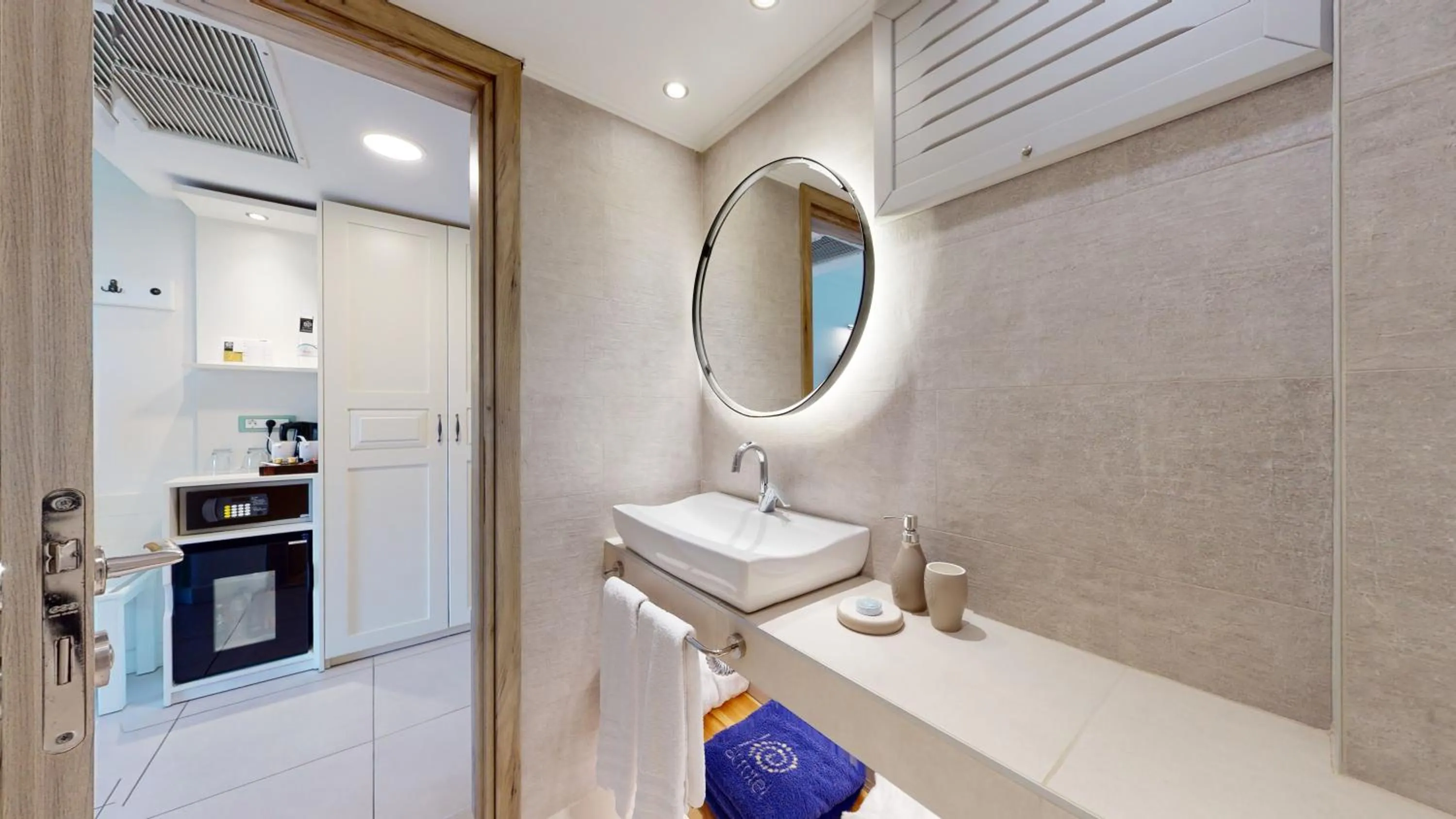 Bathroom in Acrotel Athena Pallas & Residence
