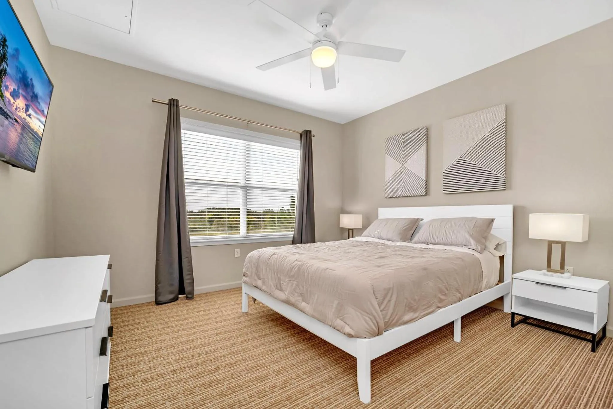 Bed in Condo w Pool, Games Room - Pet Friendly