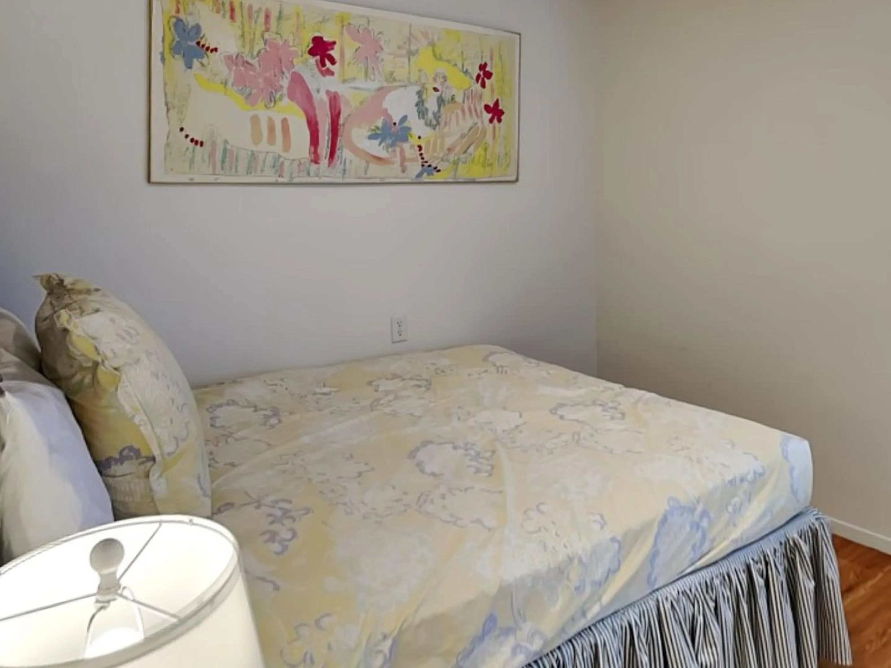 Bed in Shangri La La