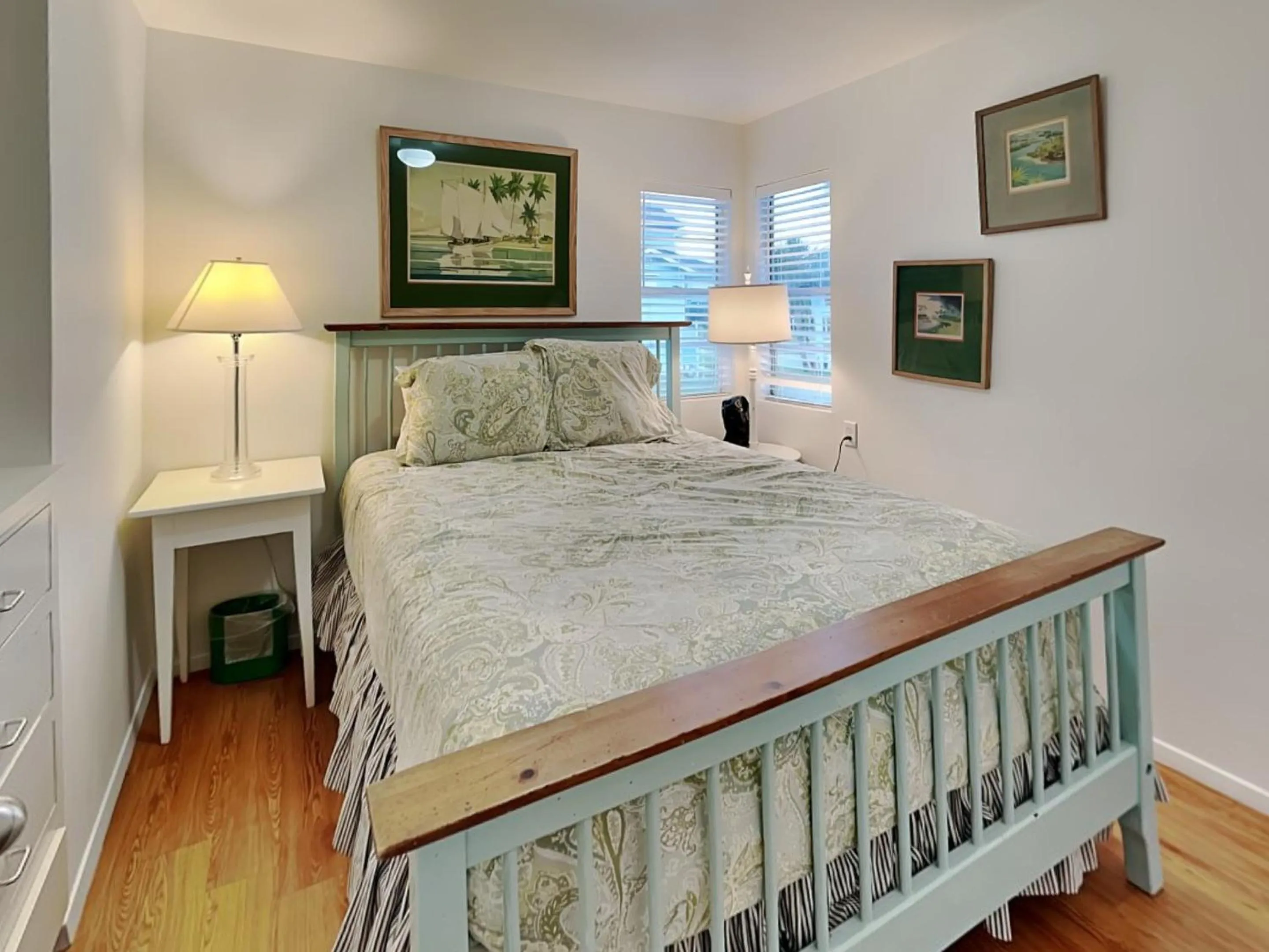 Bed in Shangri La La