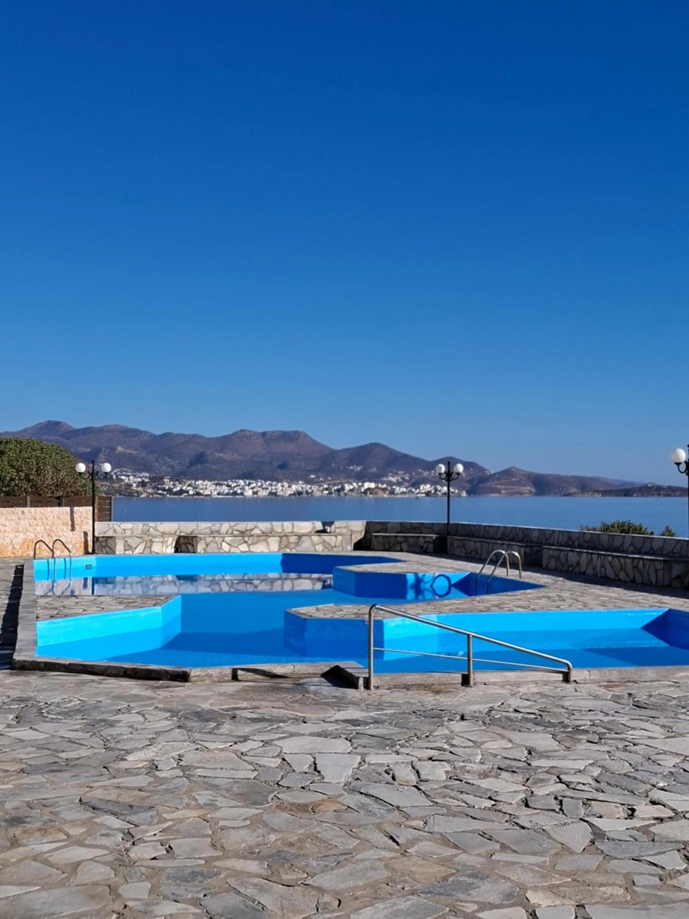 Swimming pool in Vangelis Villas
