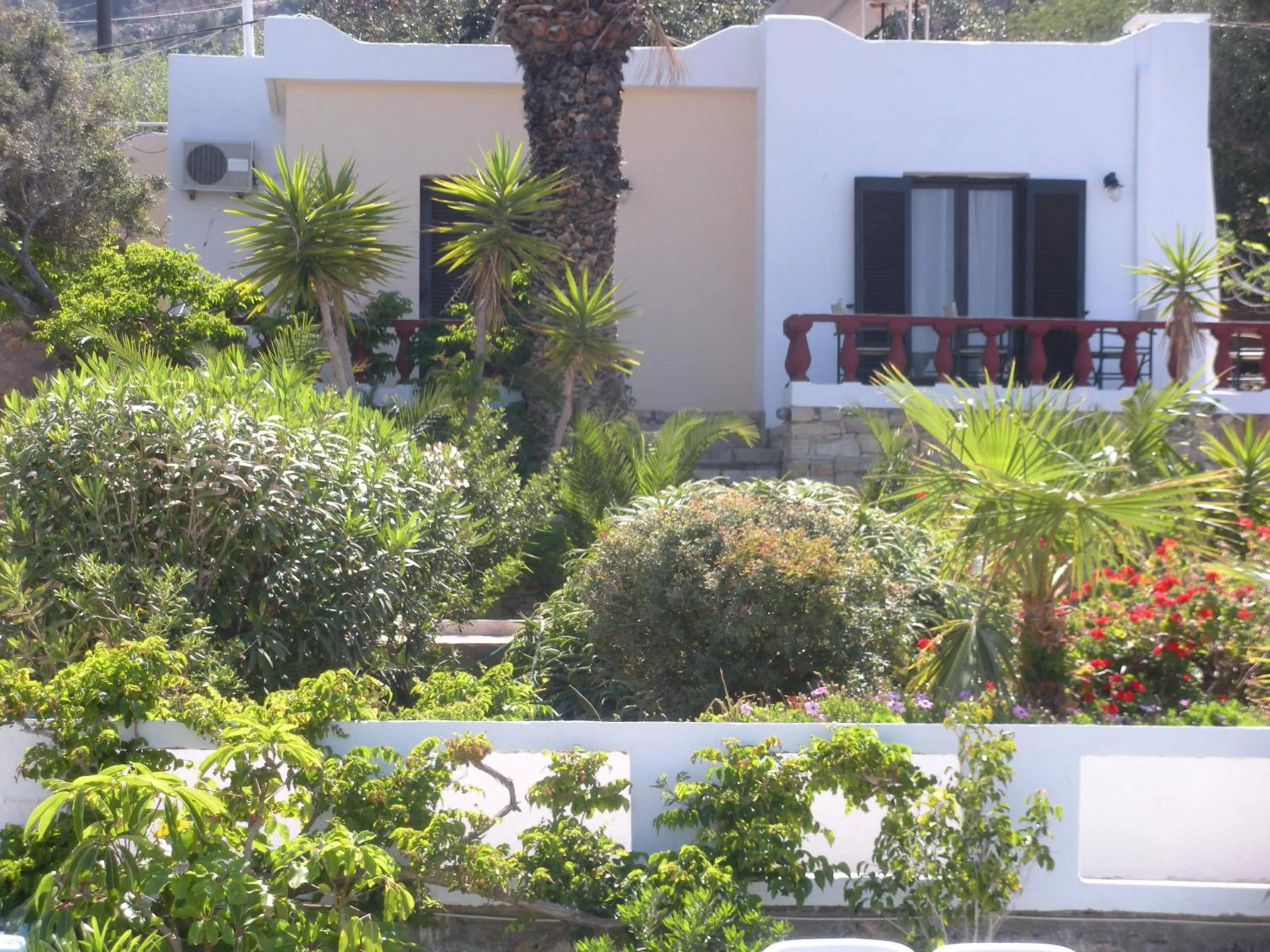 Garden in Vangelis Villas