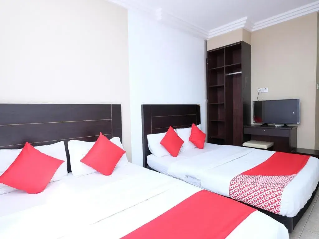 View (from property/room), Bed in MRJ Hotel Wakaf Che Yeh 2 View (from property/room), Bed in MRJ Hotel Wakaf Che Yeh 2