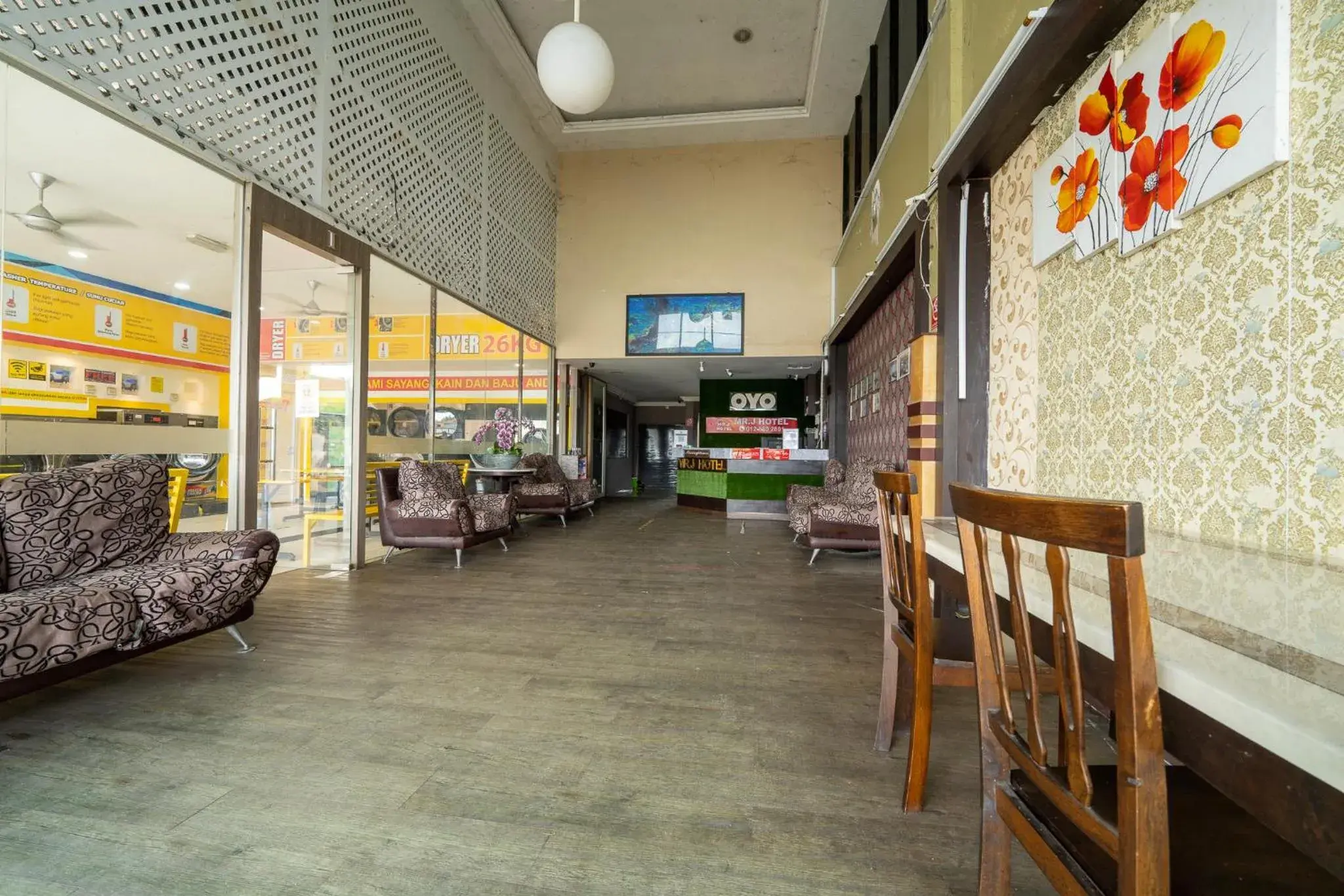 Lobby or reception in MRJ Hotel Wakaf Che Yeh 2 Lobby or reception in MRJ Hotel Wakaf Che Yeh 2