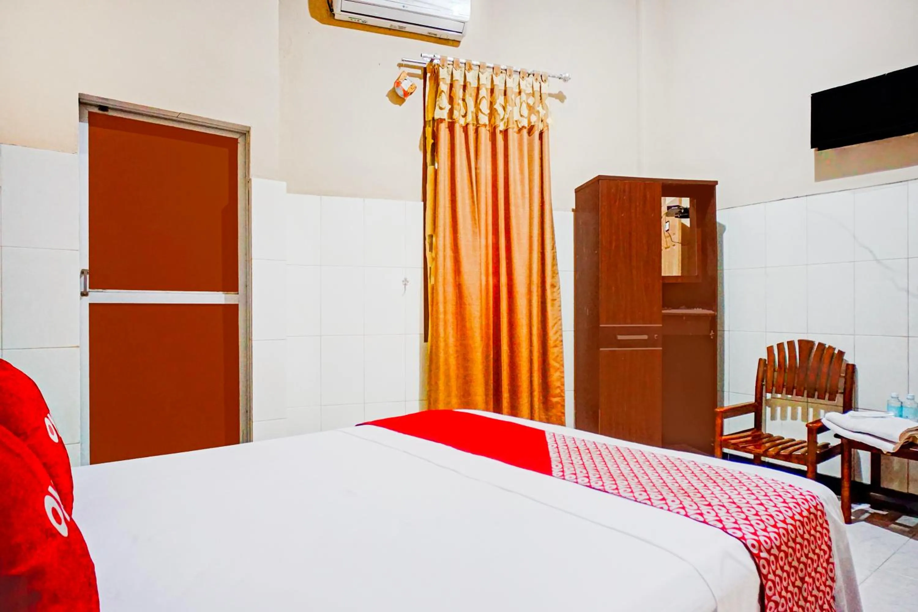 Bedroom, Bed in Collection O Darussalam Near Universitas Syiah Kuala Formerly Meurah Mulia