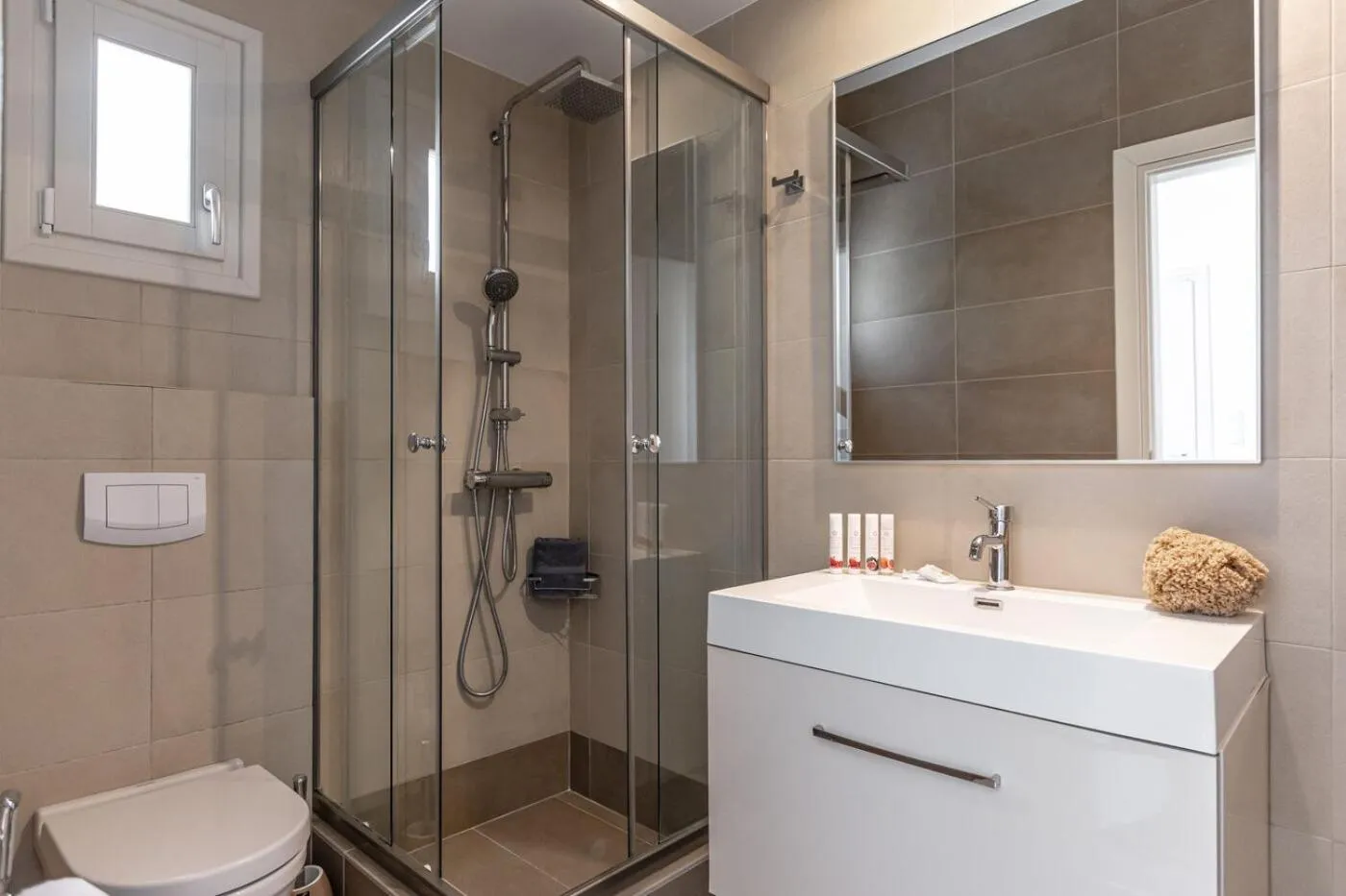 Shower in Orkos Beach Hotel