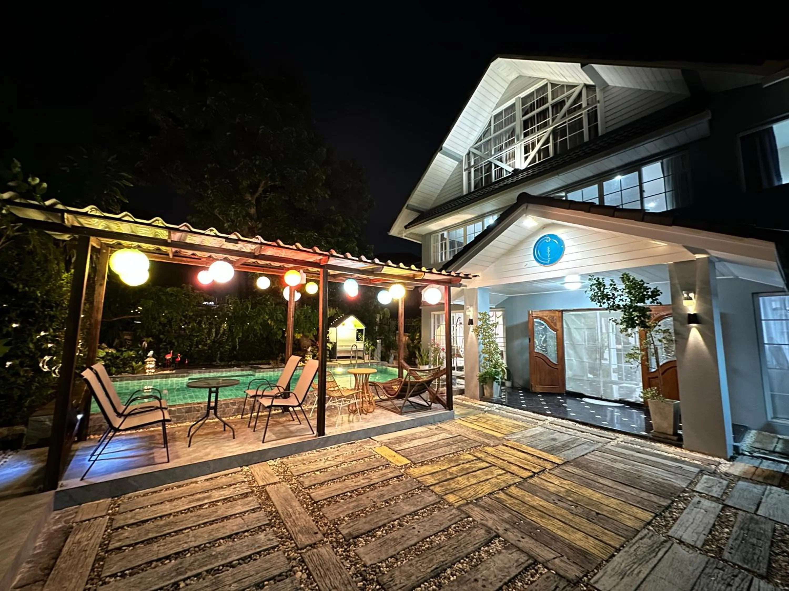 Comfy Boutique House