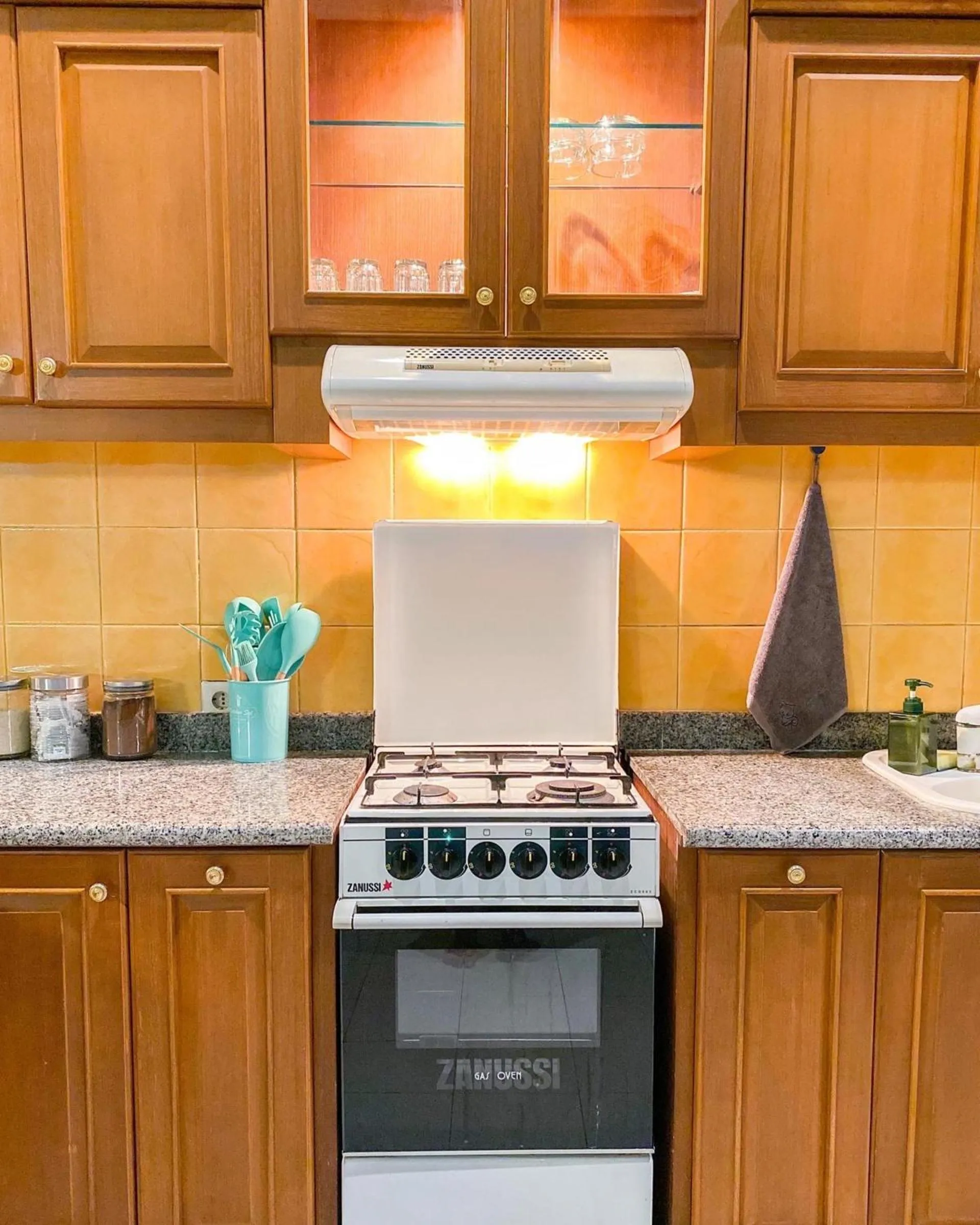 Communal kitchen in Snooze Malang