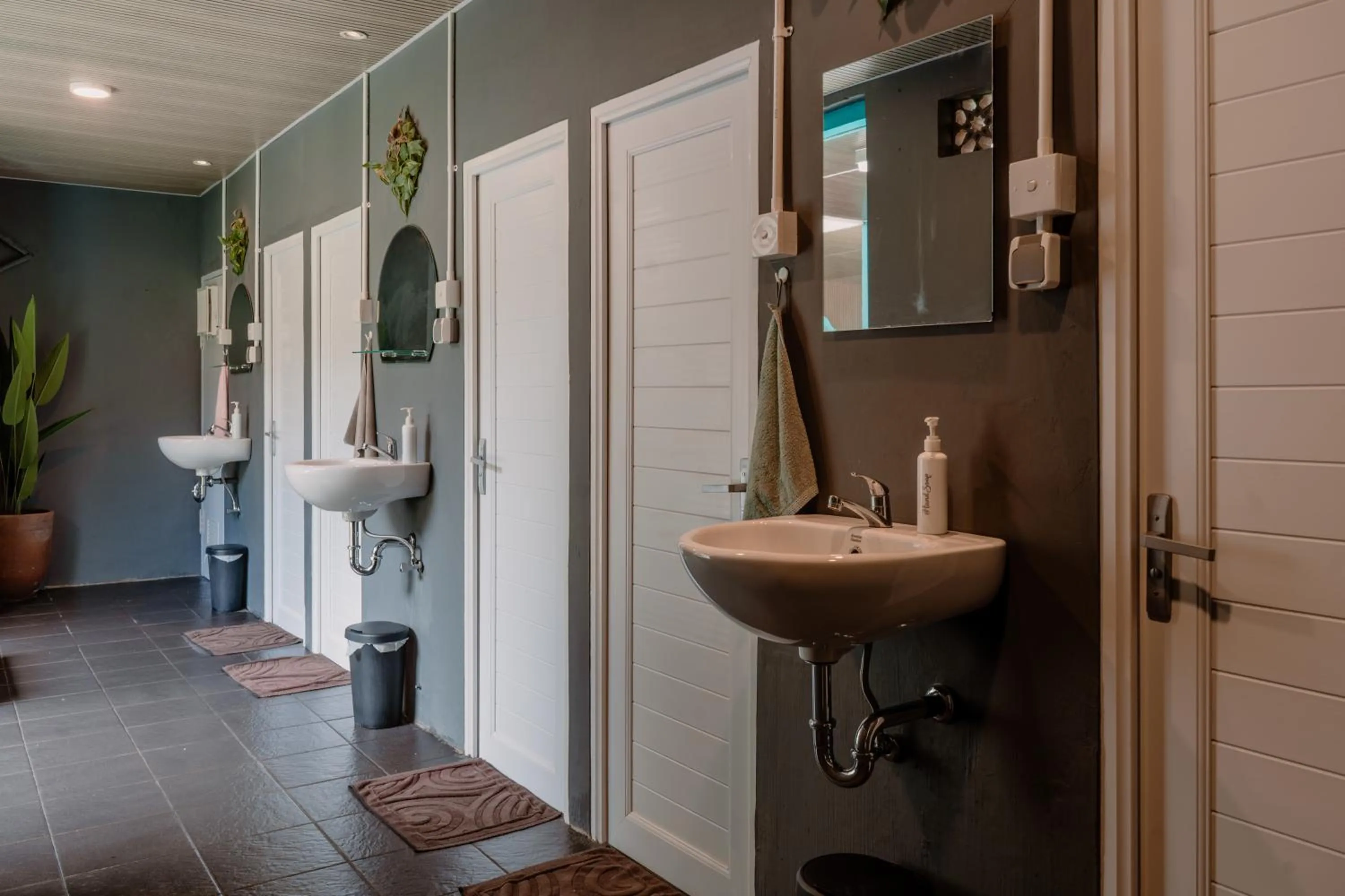 Bathroom in Snooze Malang