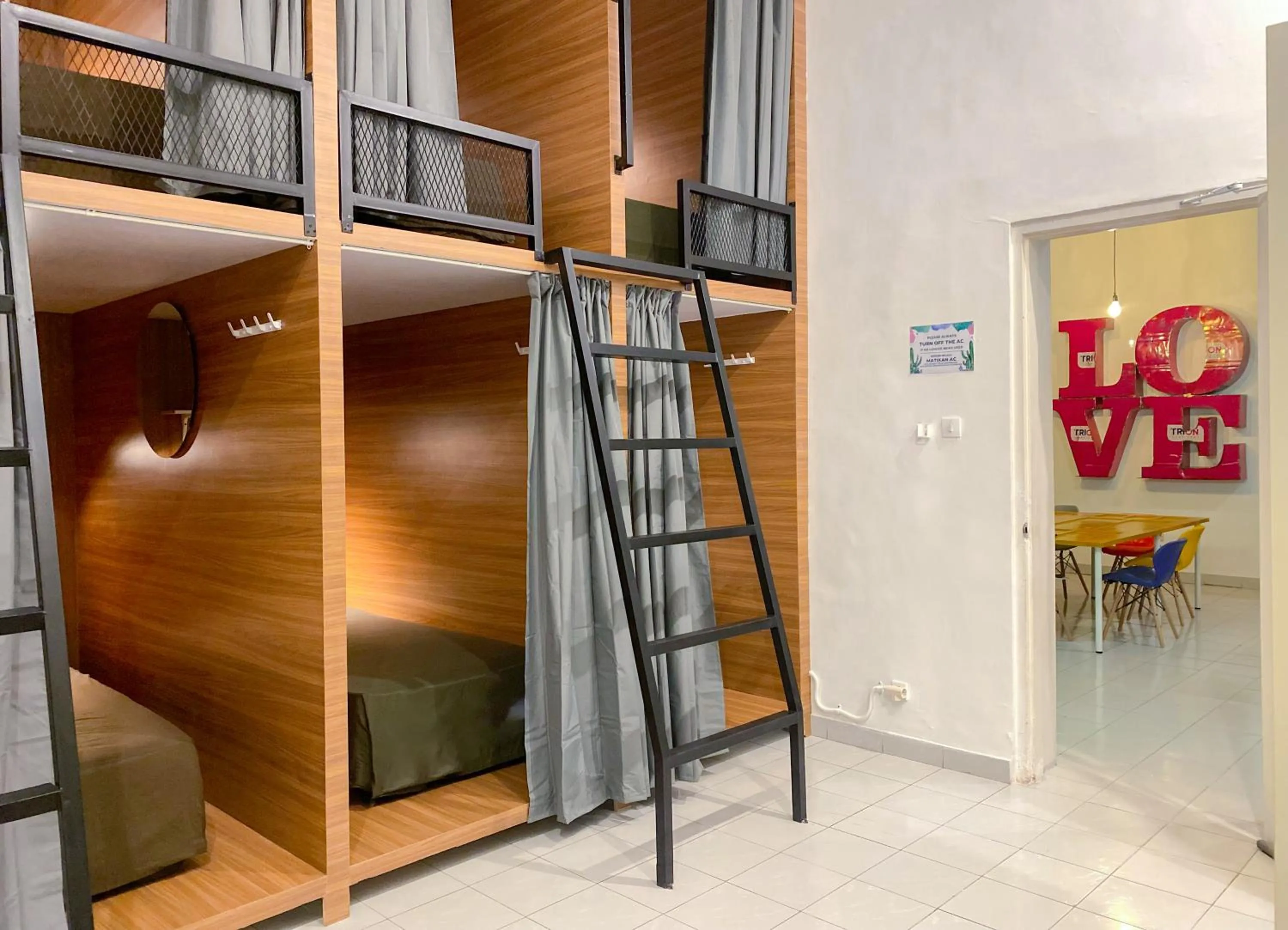 Bedroom, Bed in Snooze Malang