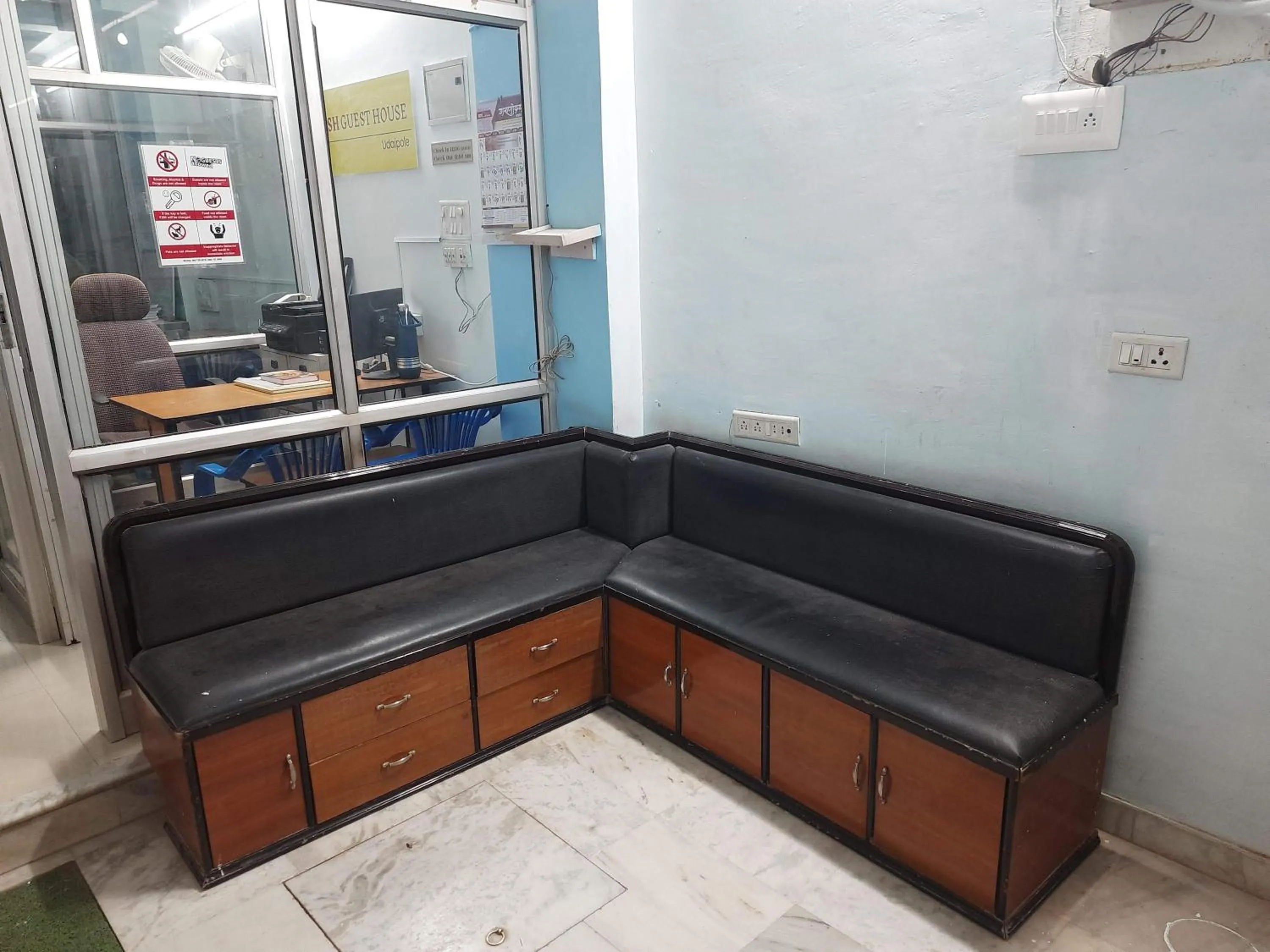 Lobby or reception in Ashish Guest House, Udaipole