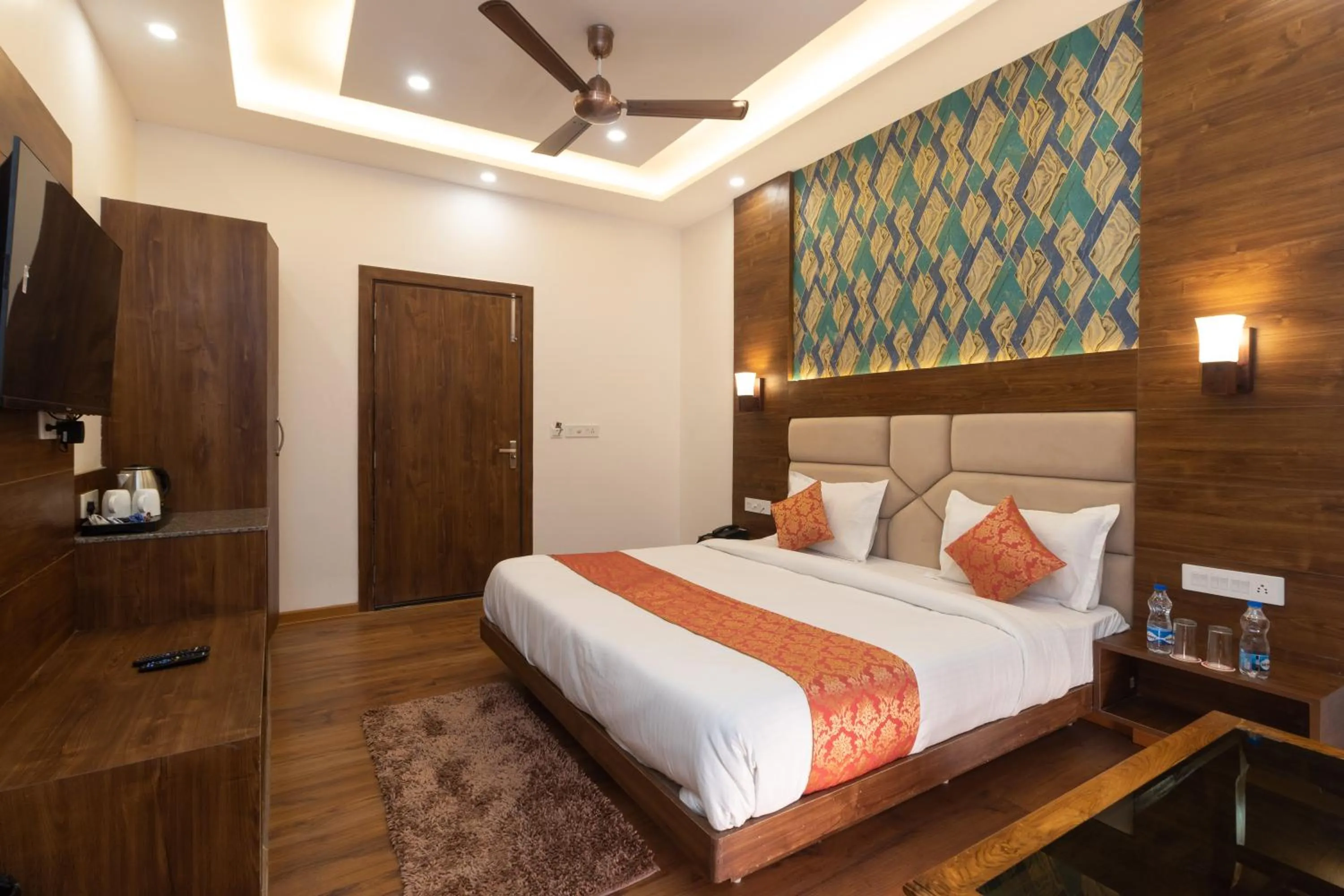 Photo of the whole room, Bed in Hotel Spring Wood