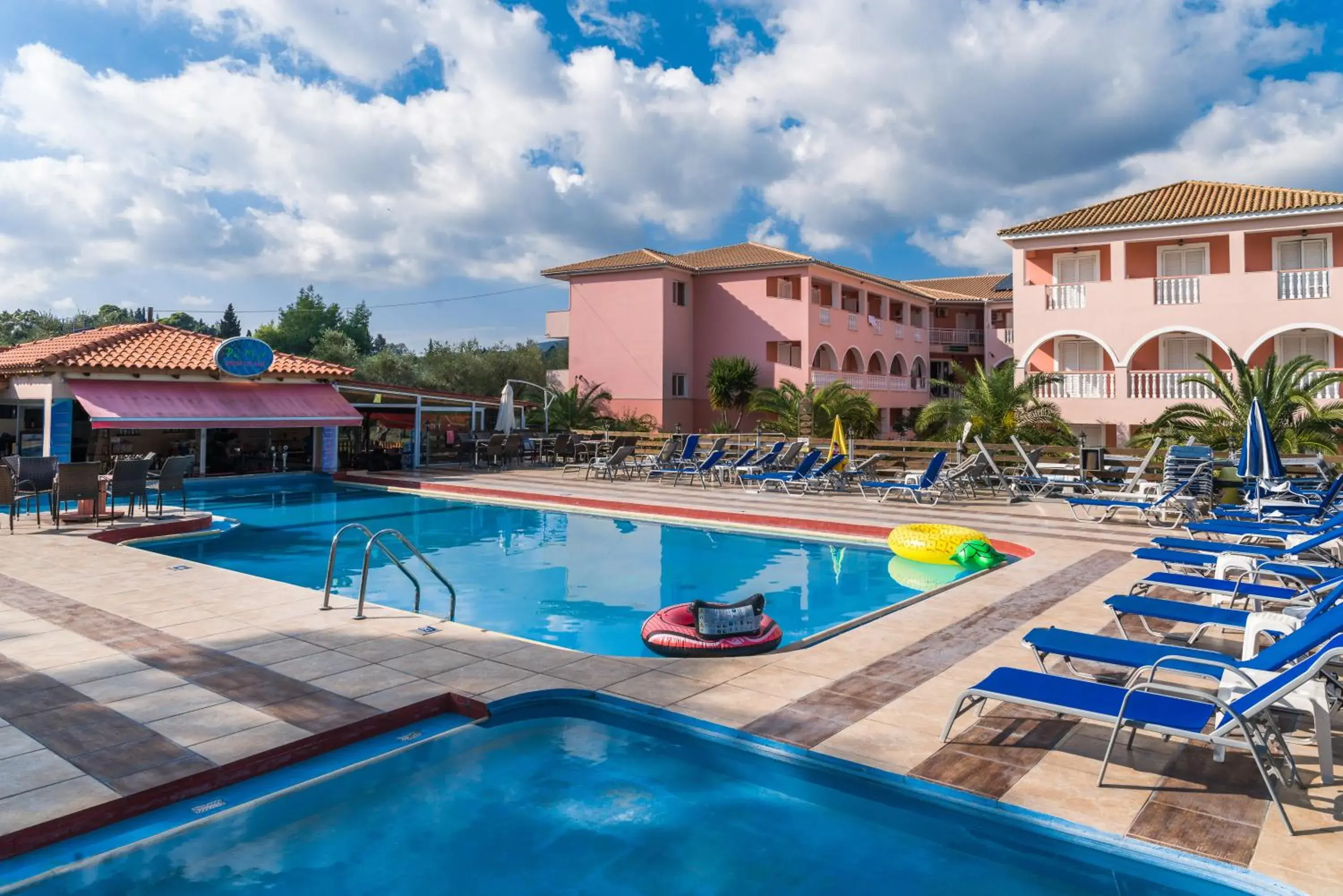 Swimming pool in Savvas Hotel Swimming pool in Savvas Hotel