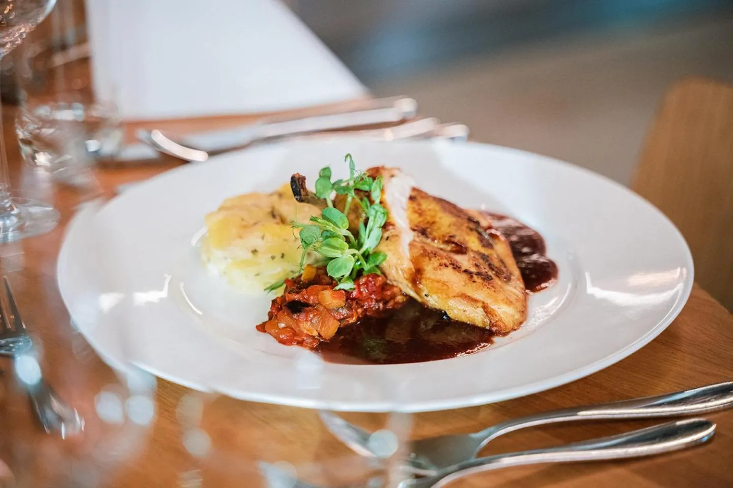 Restaurant/places to eat in Coreum Hotel