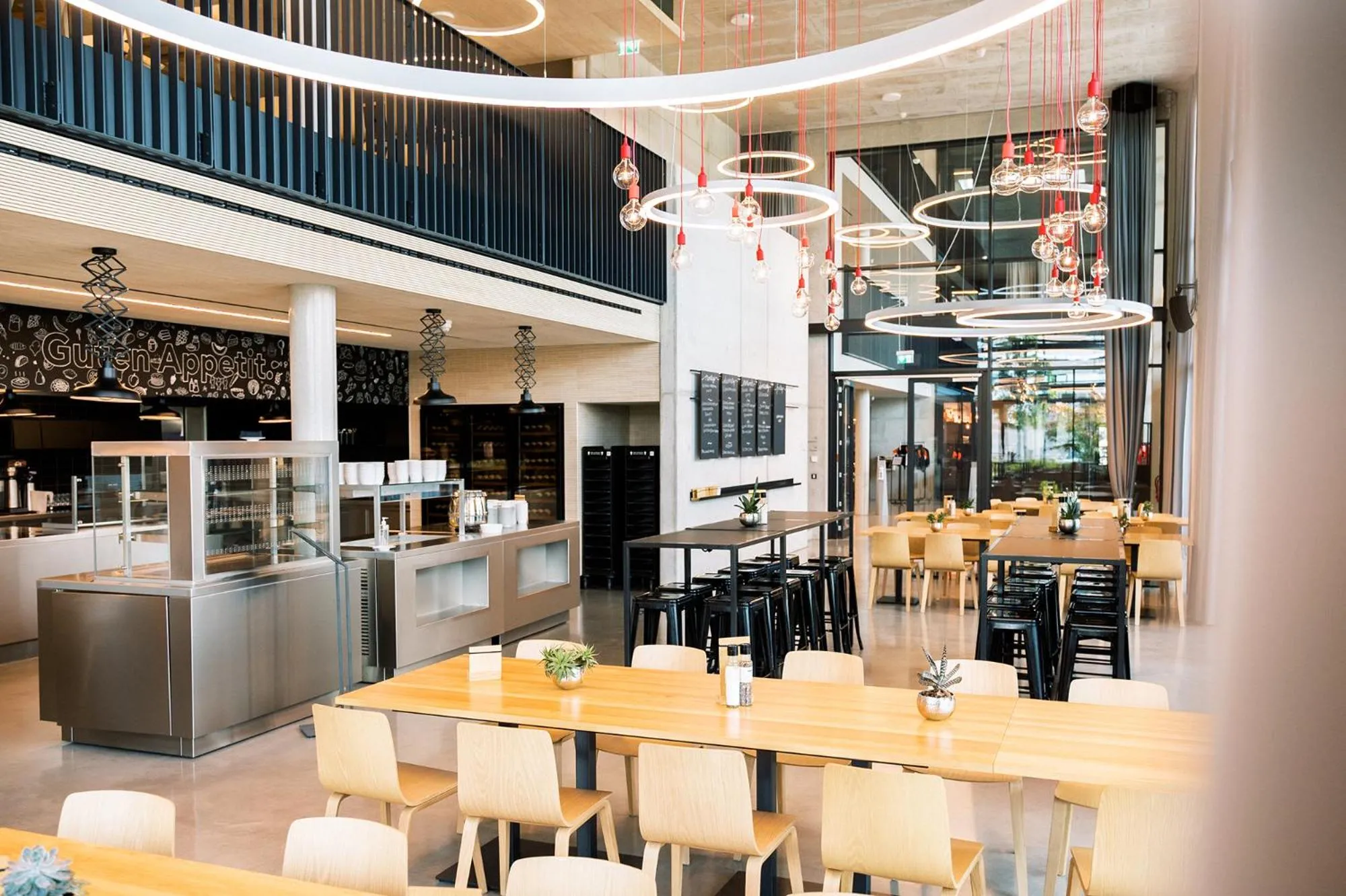 Restaurant/places to eat in Coreum Hotel