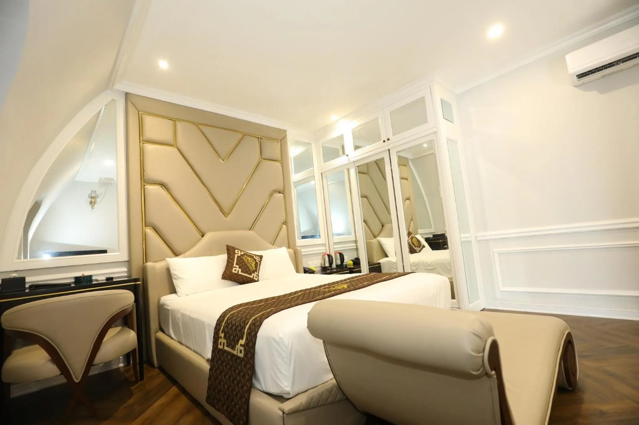 Bed in VP Hotel Luxury