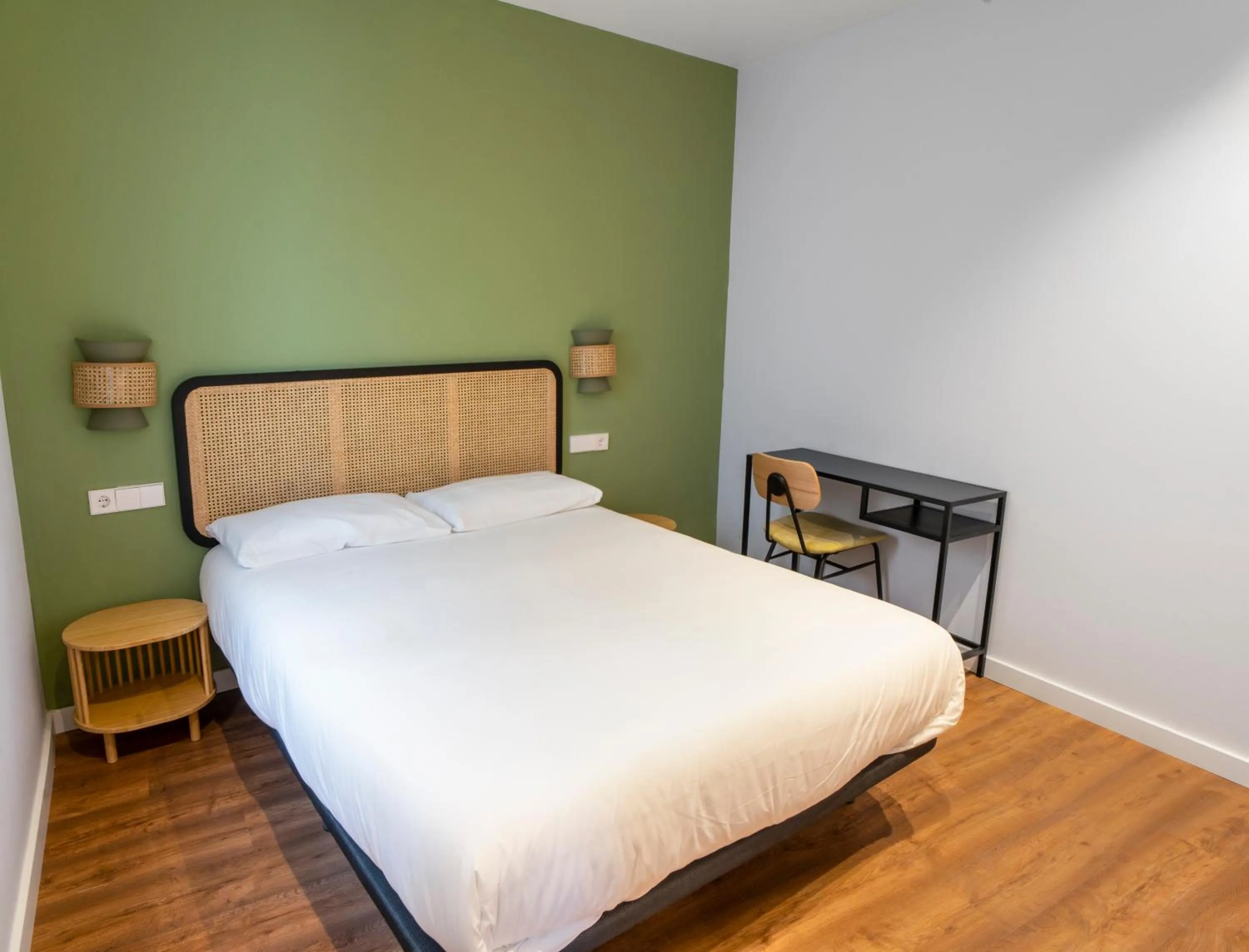 Bedroom, Bed in Caliu Apartments Barcelona - Camp Nou