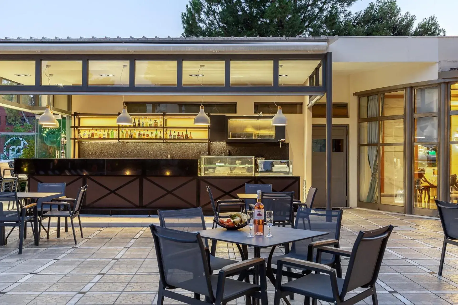 Restaurant/places to eat in Oasis Hotel Apartments Restaurant/places to eat in Oasis Hotel Apartments