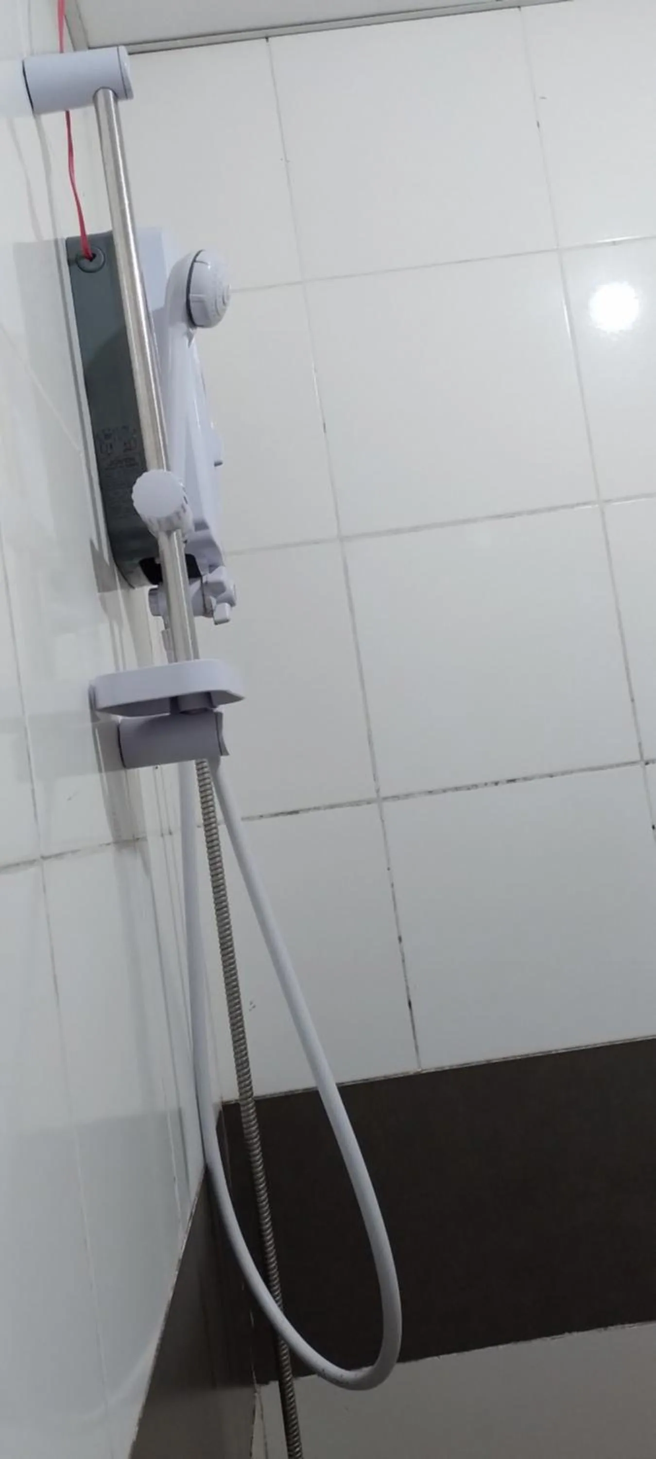 Shower in Anton's Inn