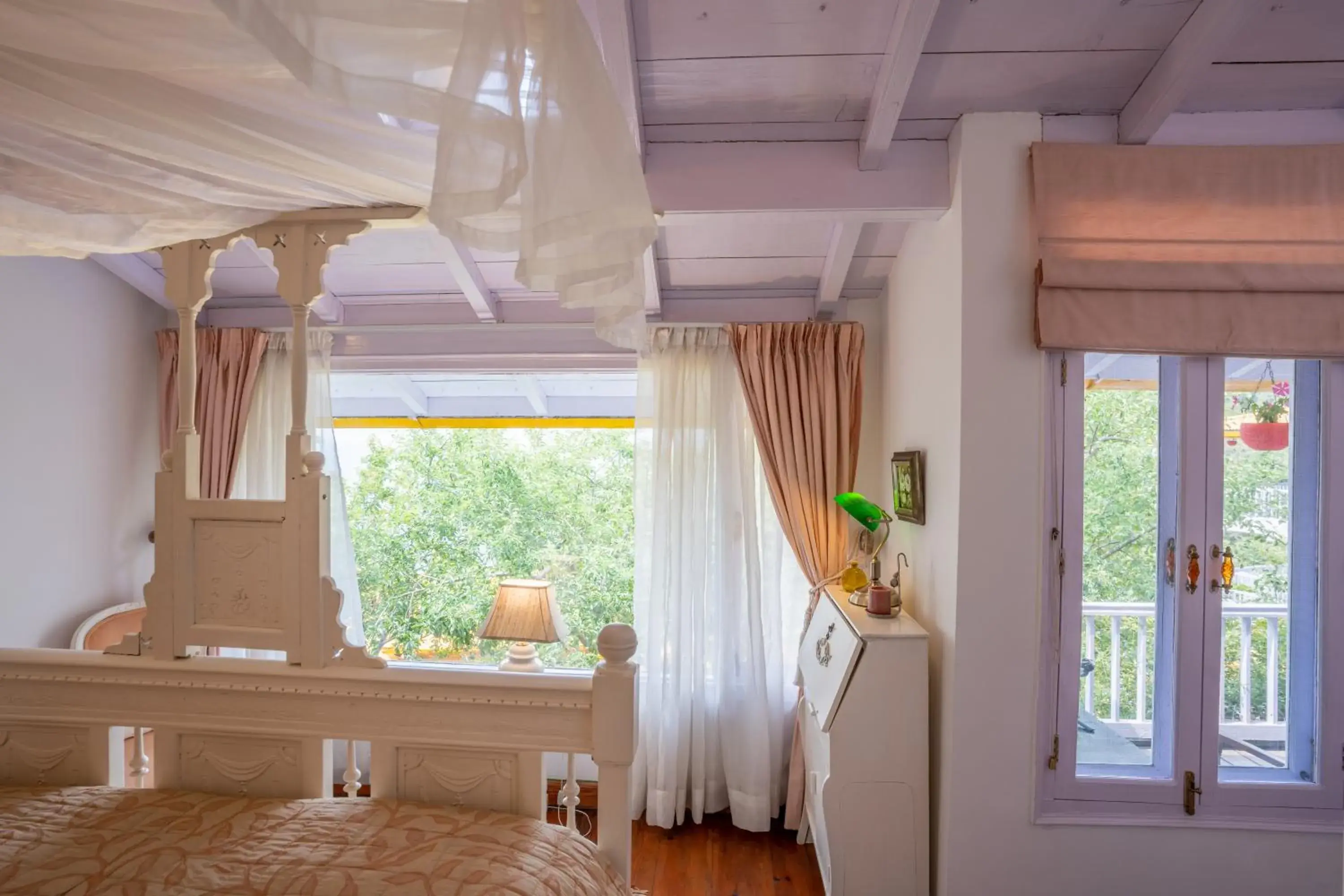 Mountain view, Bed in Te Aroha By Shervani Mountain view, Bed in Te Aroha By Shervani