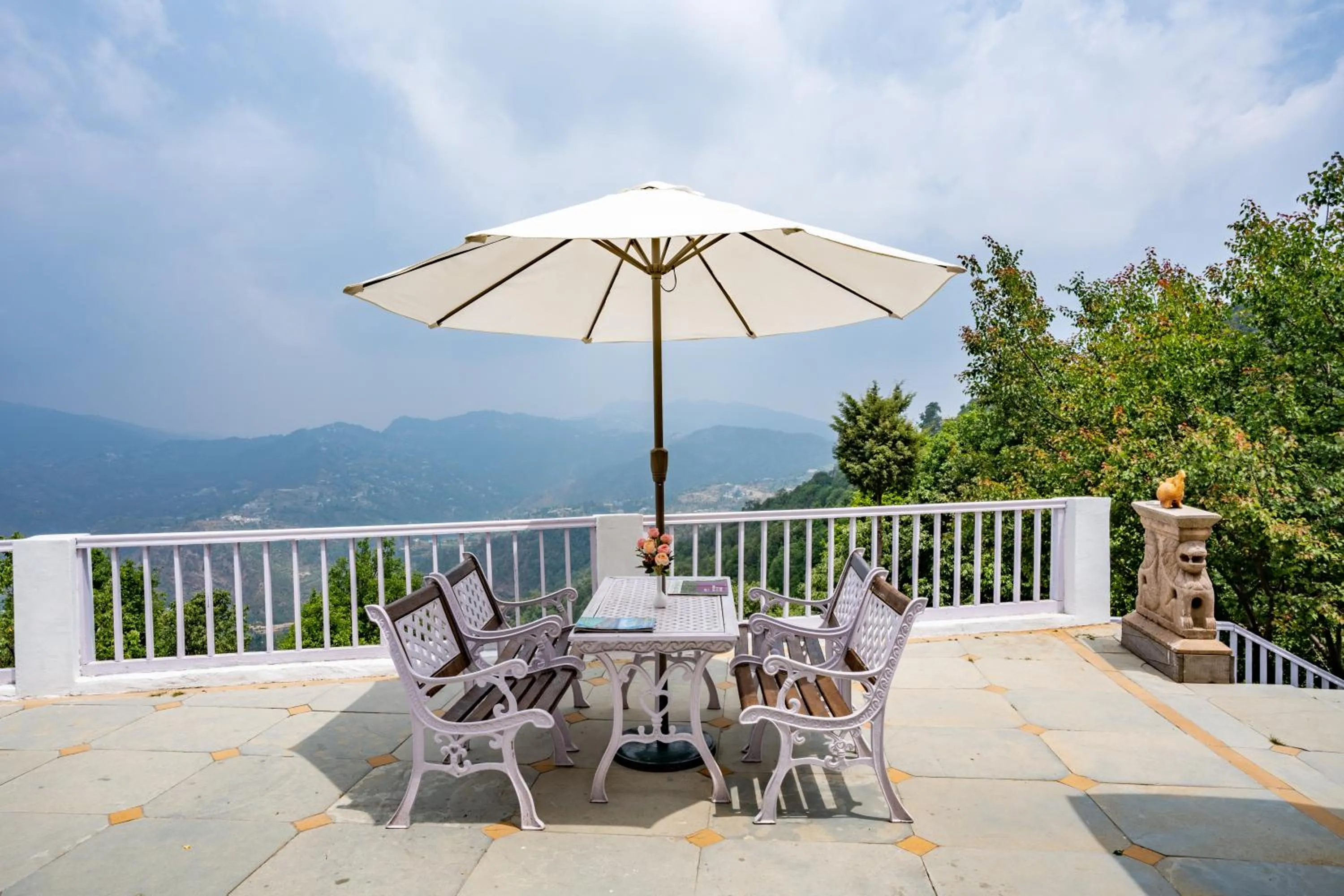 Mountain view in Te Aroha By Shervani