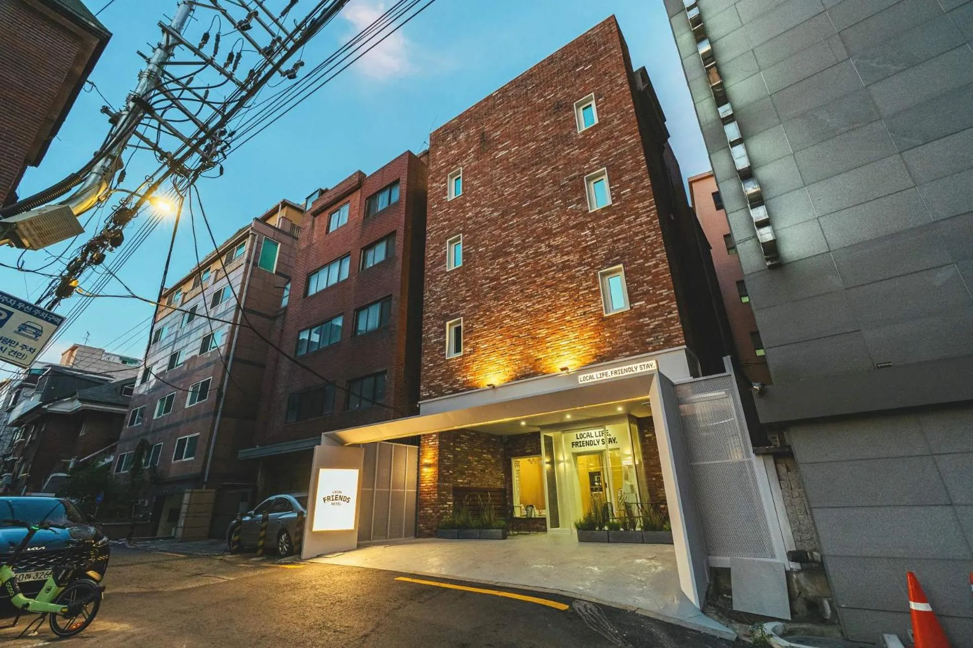 Local Friends Hotel Sinchon