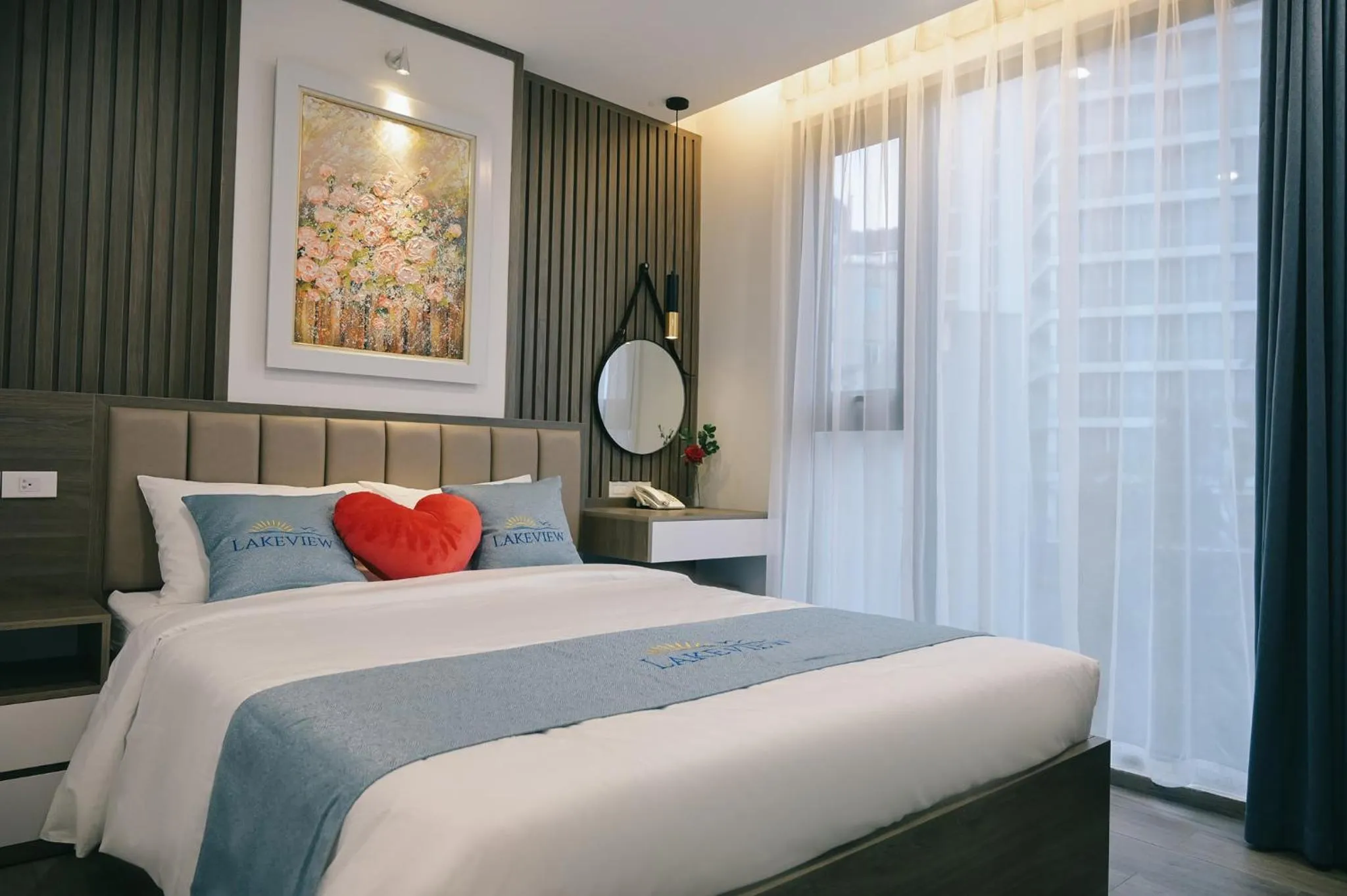 Bed in Lake View Hotel