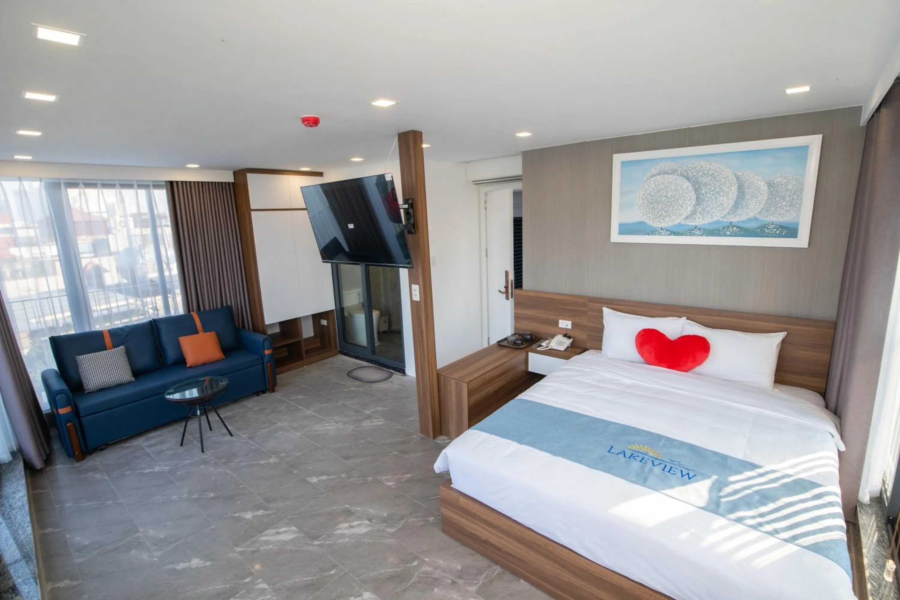 Bed in Lake View Hotel