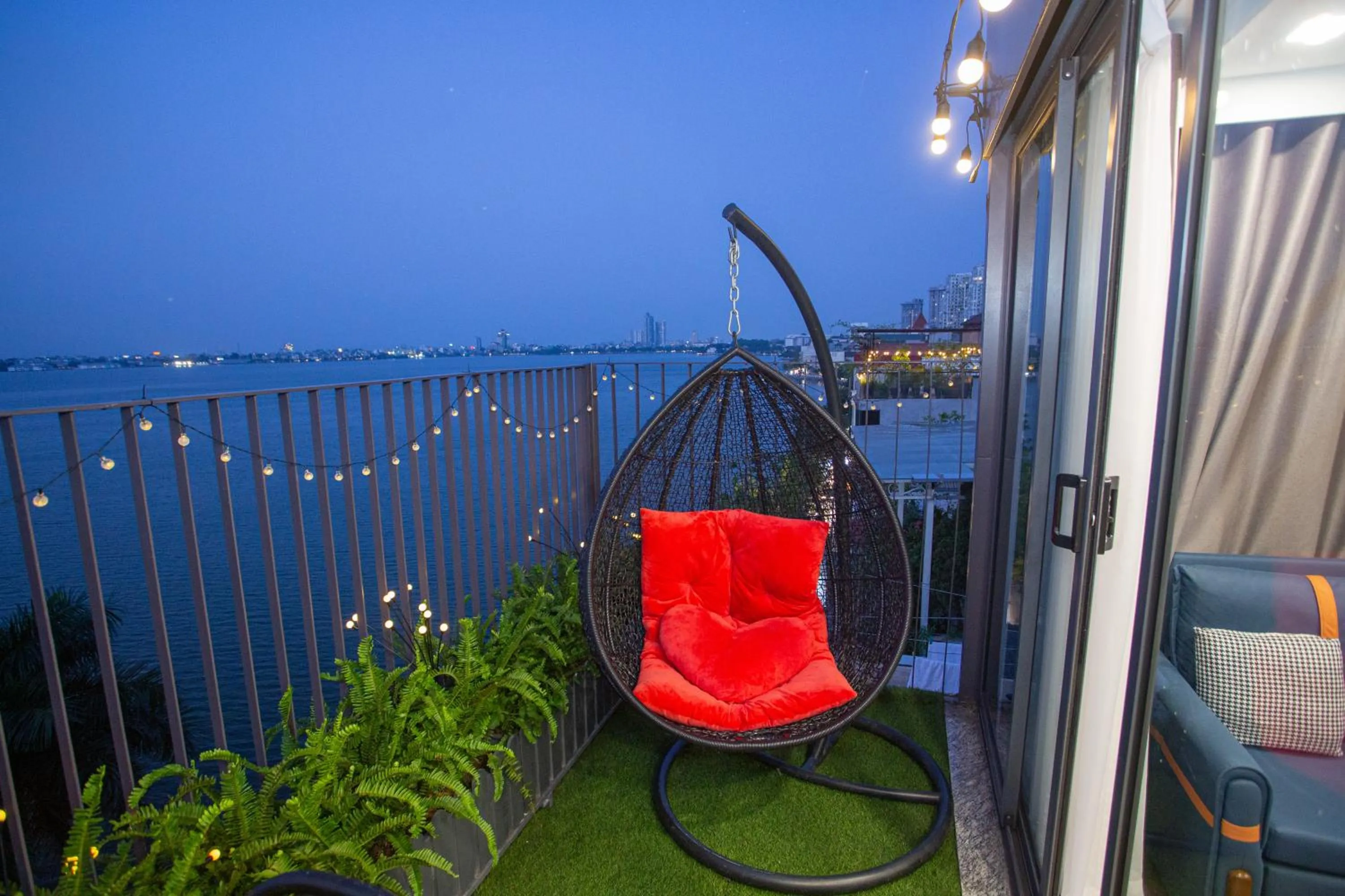 Patio in Lake View Hotel